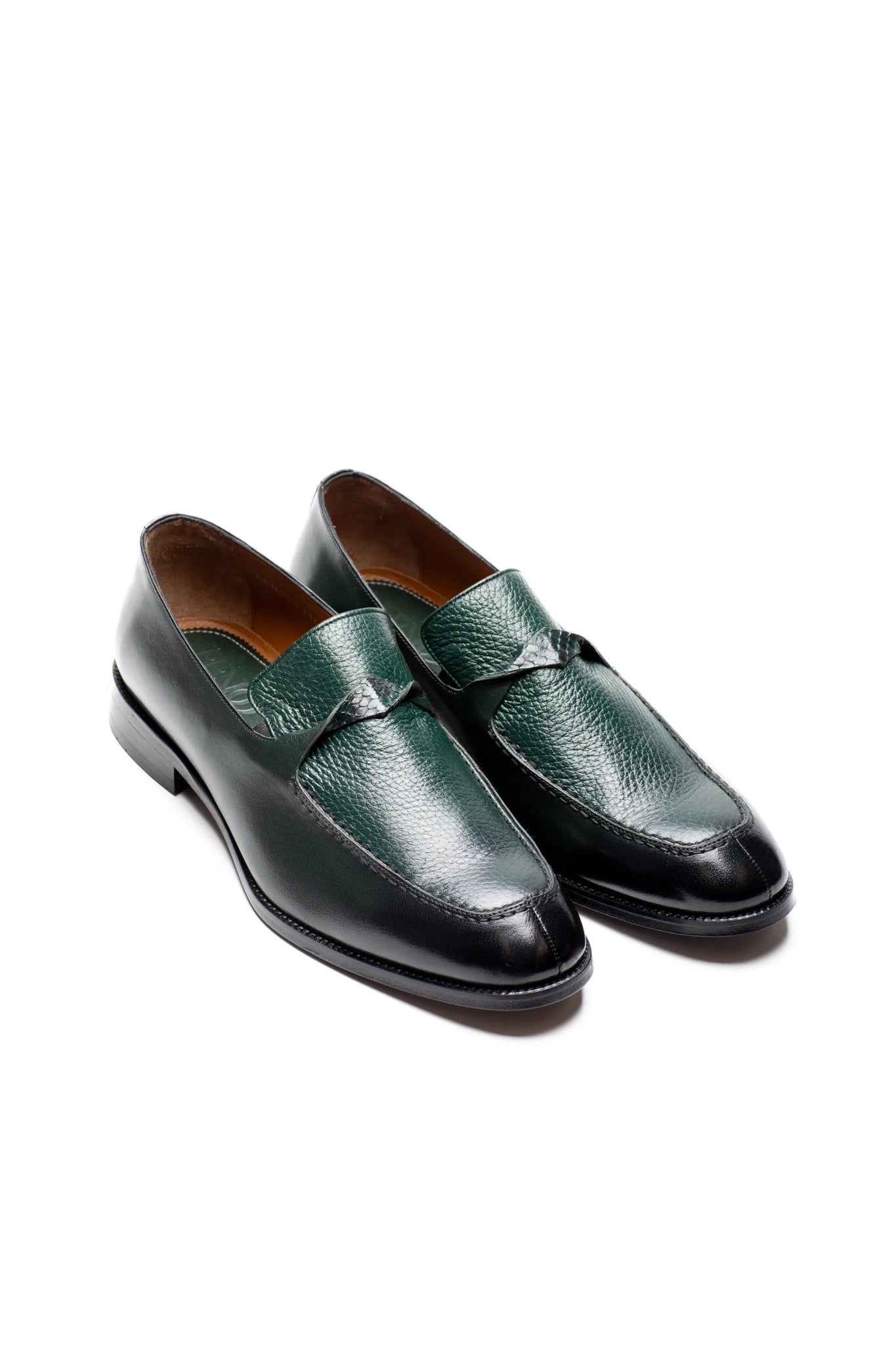 Grüne klassische Schuhe