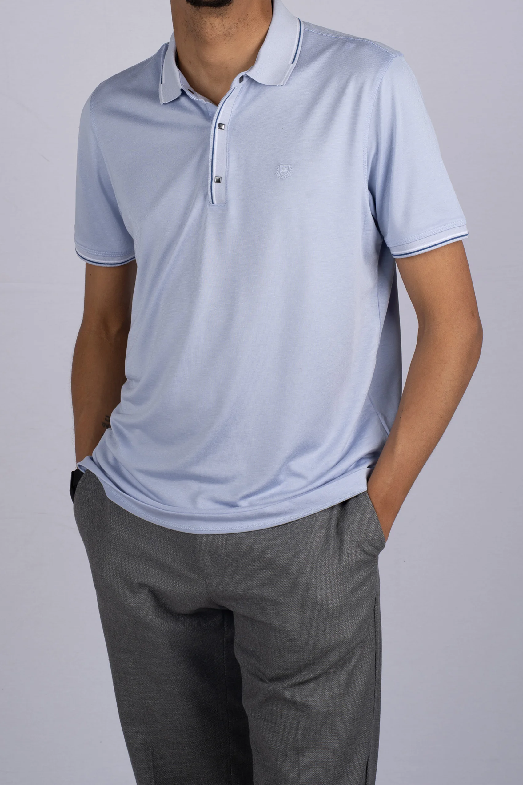 Helles Blaues Baumwolle-Polo-Shirt