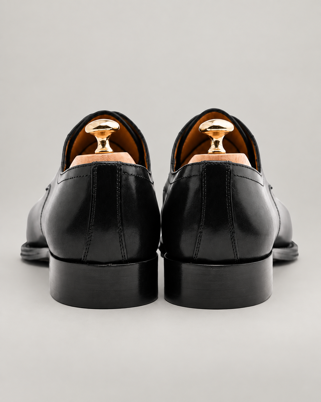 Schwarze Derby-Schuhe aus Kalbsleder mit Cap Toe
