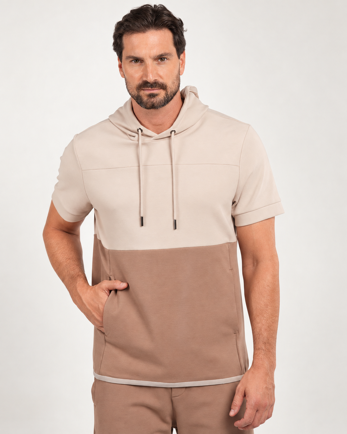 Zweifarbiger Trainingsanzug mit Kurzarm-Hoodie in Beige