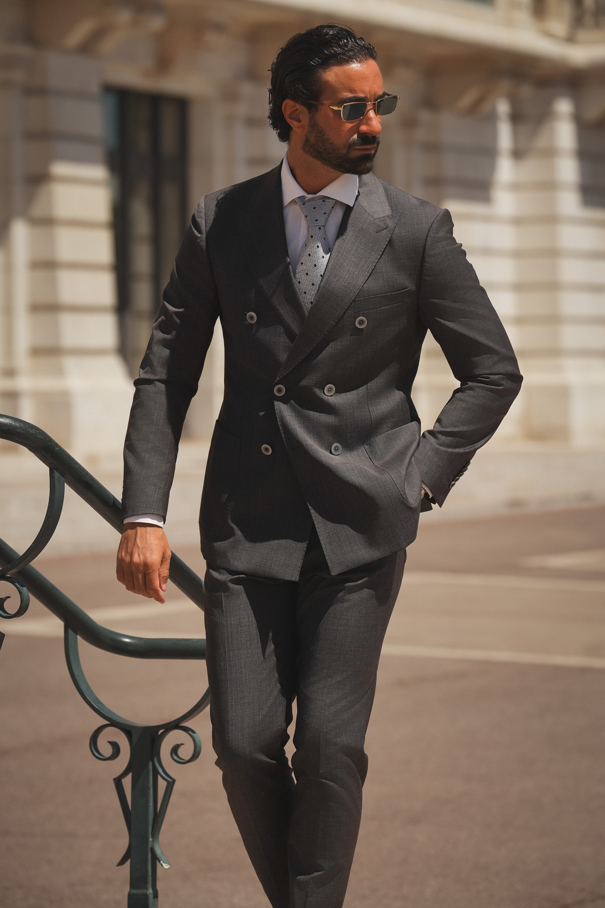 Brauner Slim-Fit Wollanzug mit Zweireiher