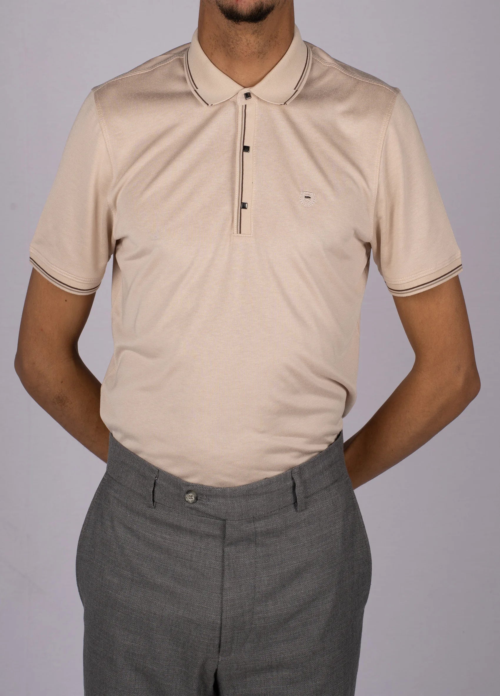 Cremefarbiges Polo-Shirt aus Baumwolle