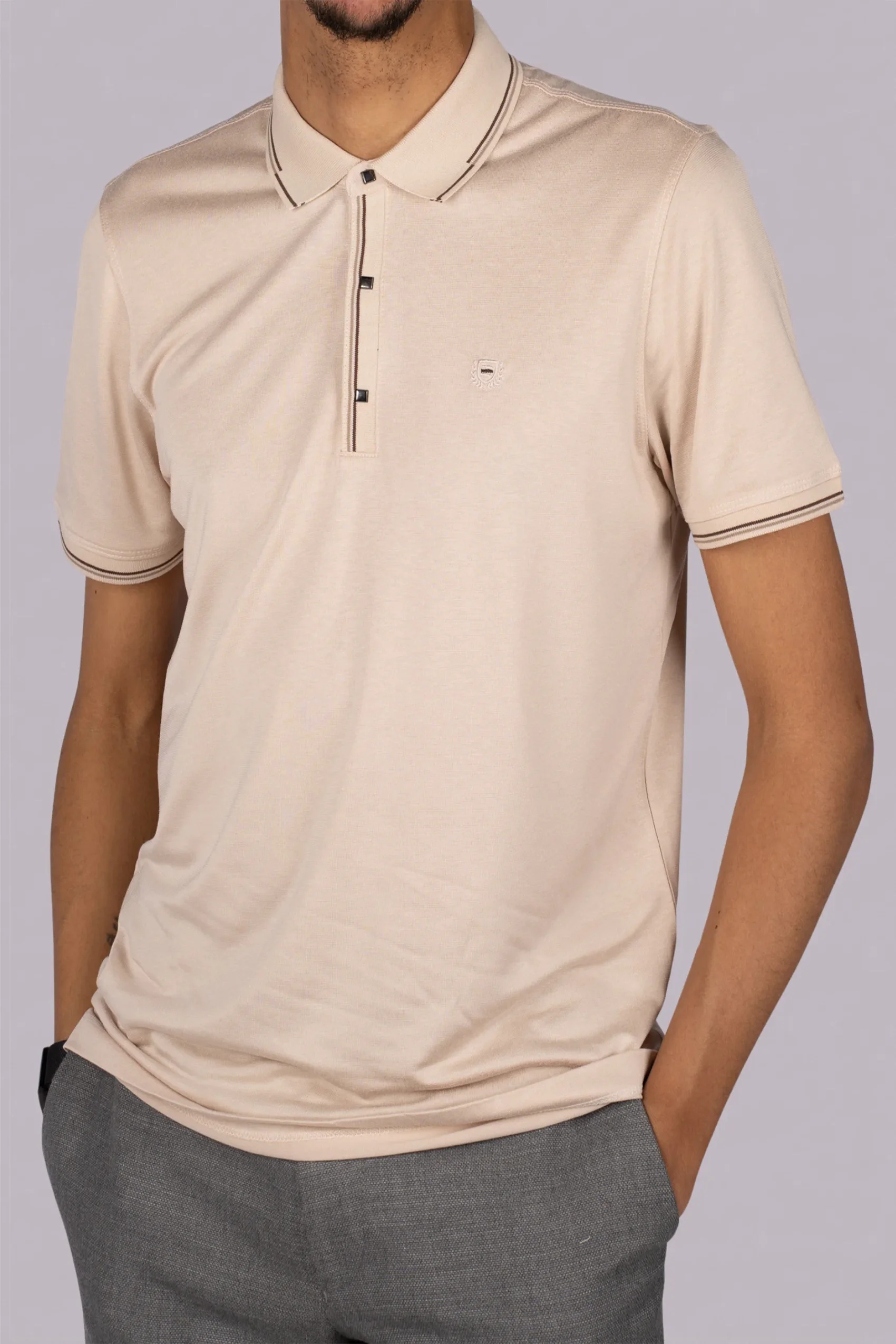 Cremefarbiges Polo-Shirt aus Baumwolle
