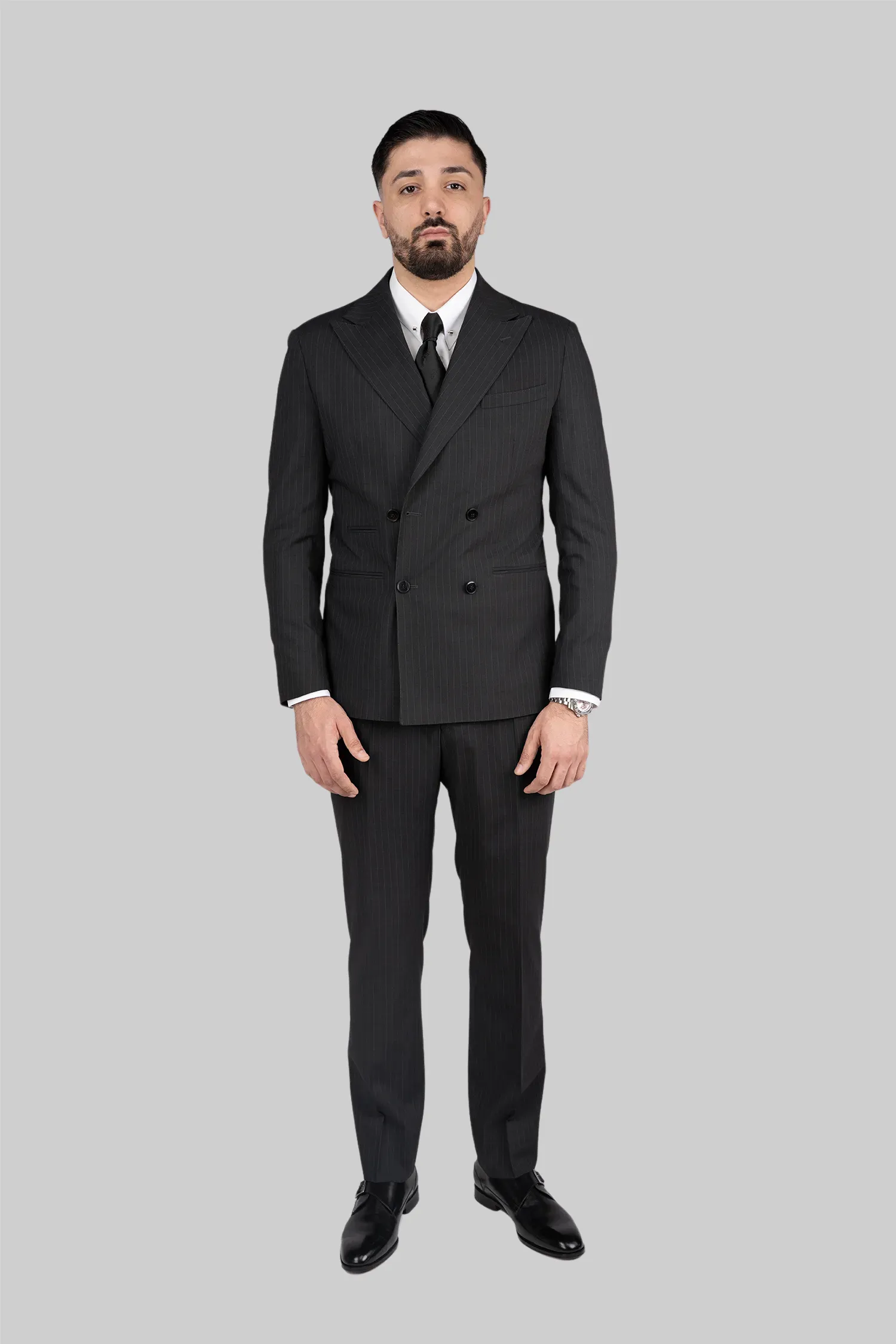Dunkelgraues Nadelstreifen Zweiteiliges Woll-Anzug mit Tailored Fit