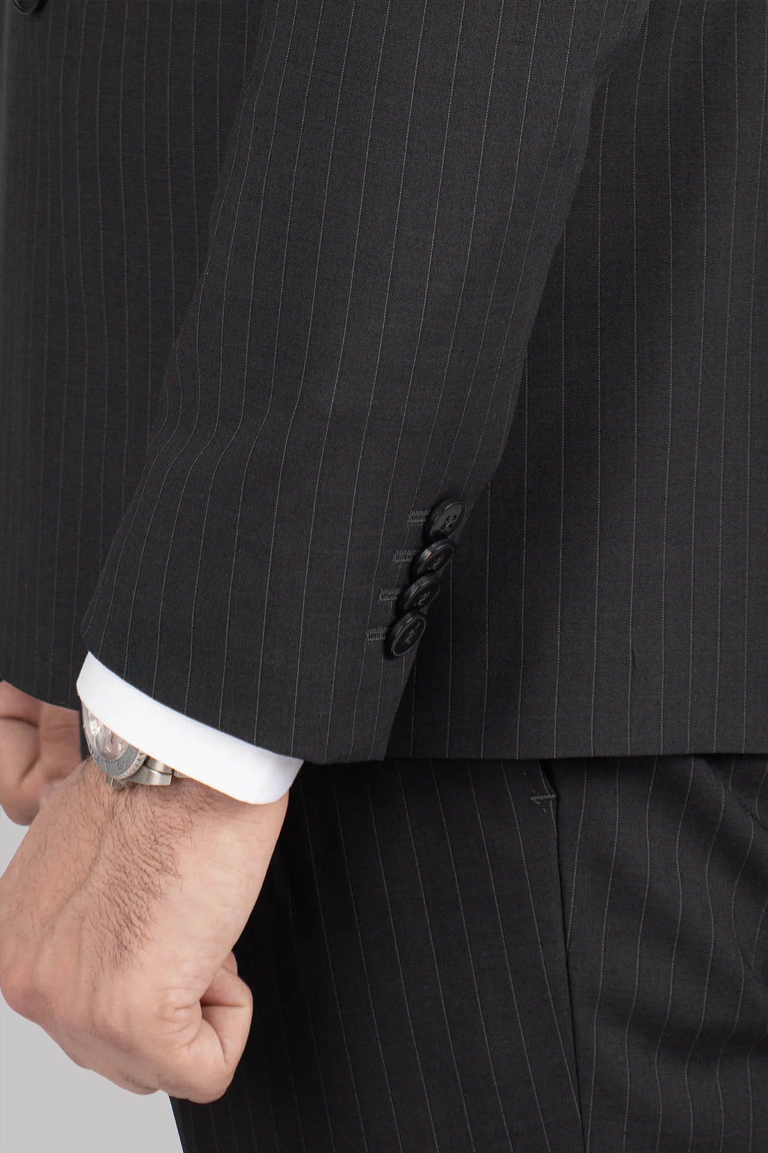 Dunkelgraues Nadelstreifen Zweiteiliges Woll-Anzug mit Tailored Fit