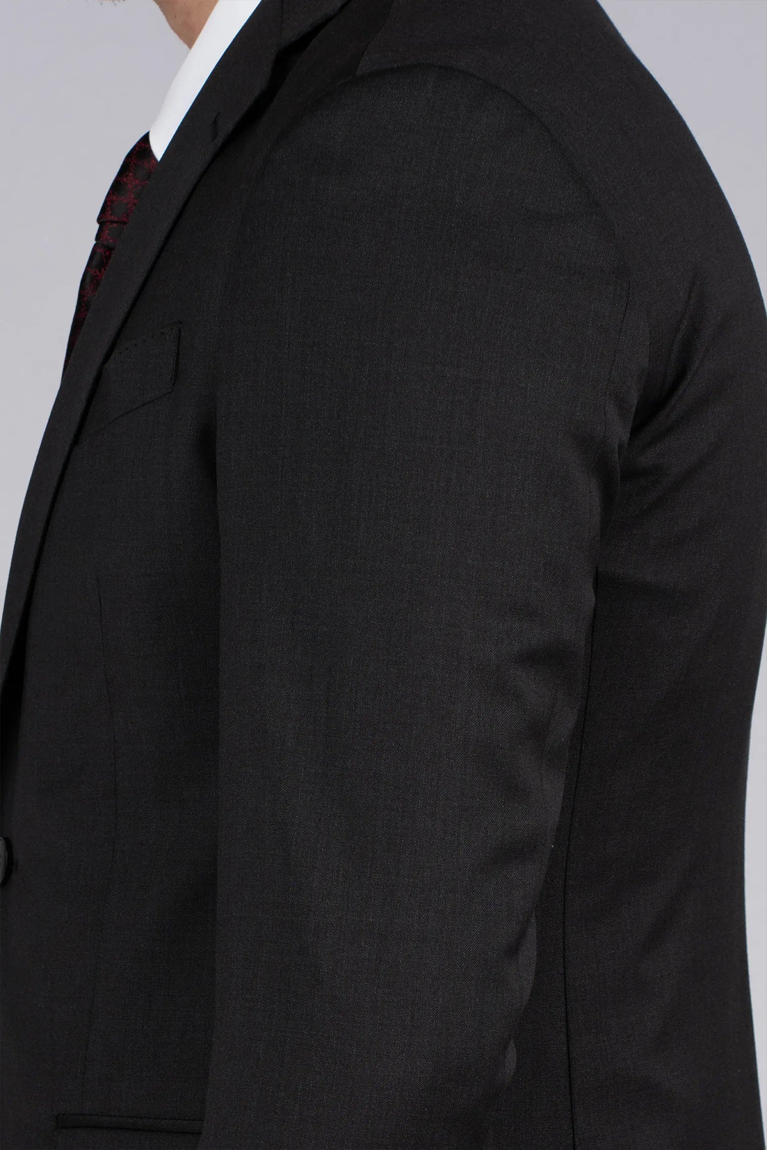 Dunkelgrauer Dreiteiliger Woll-Anzug mit Tailored Fit