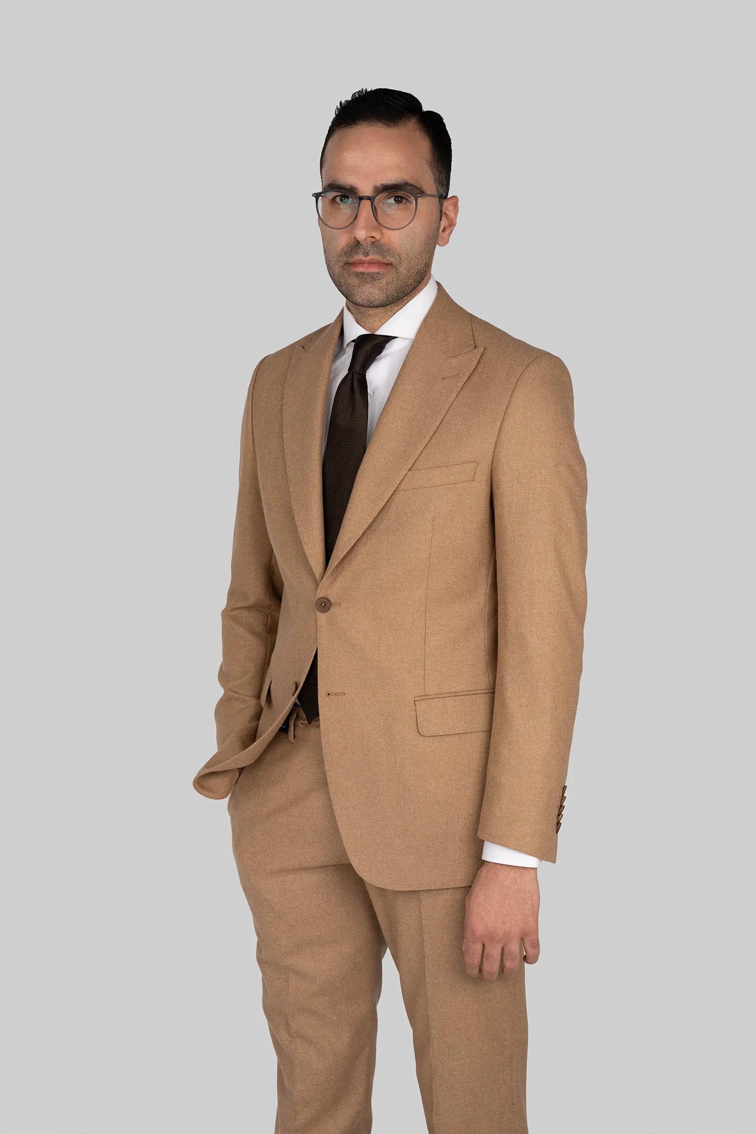 Camelfarbener Zweiteiliger Woll-Anzug mit Tailored Fit