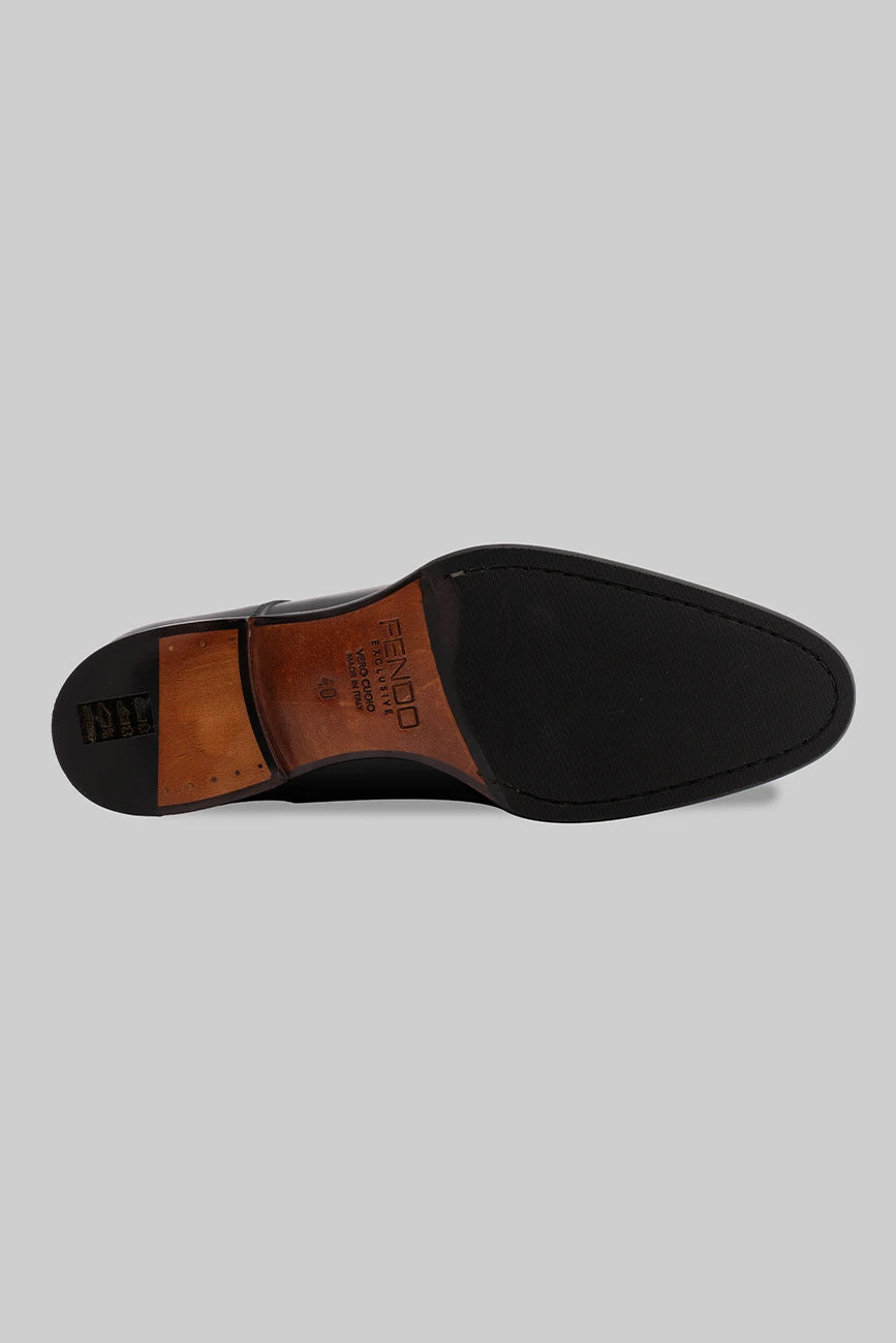 Schwarzer Derby-Schuh aus Kalbsleder