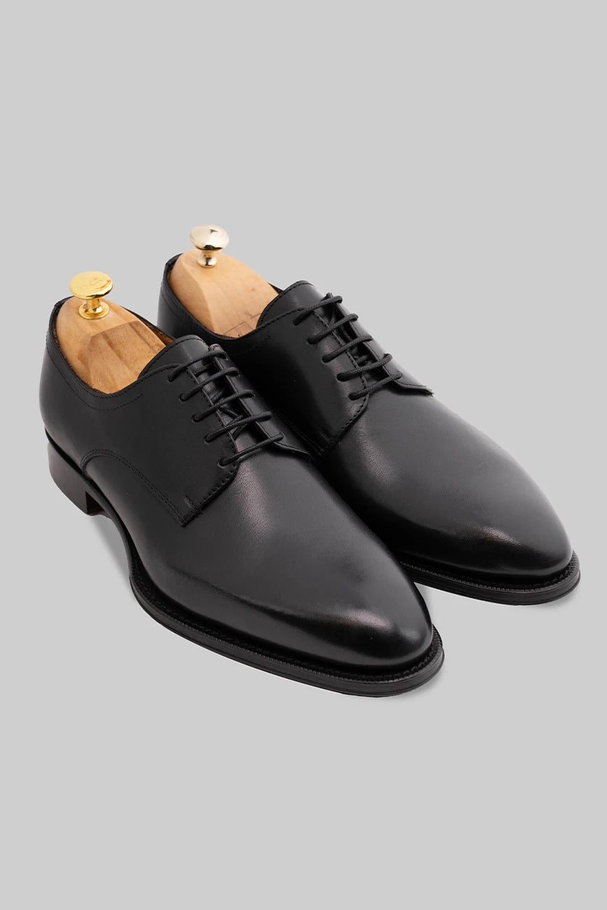 Schwarzer Derby-Schuh aus Kalbsleder