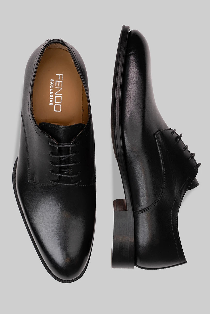 Schwarzer Derby-Schuh aus Kalbsleder
