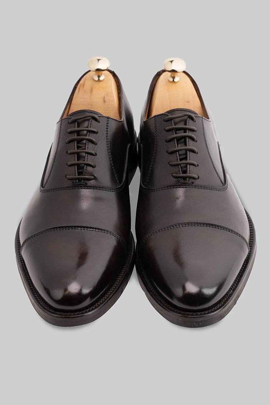 Dunkelbrauner Oxford Cap-Toe-Schuh aus Kalbsleder