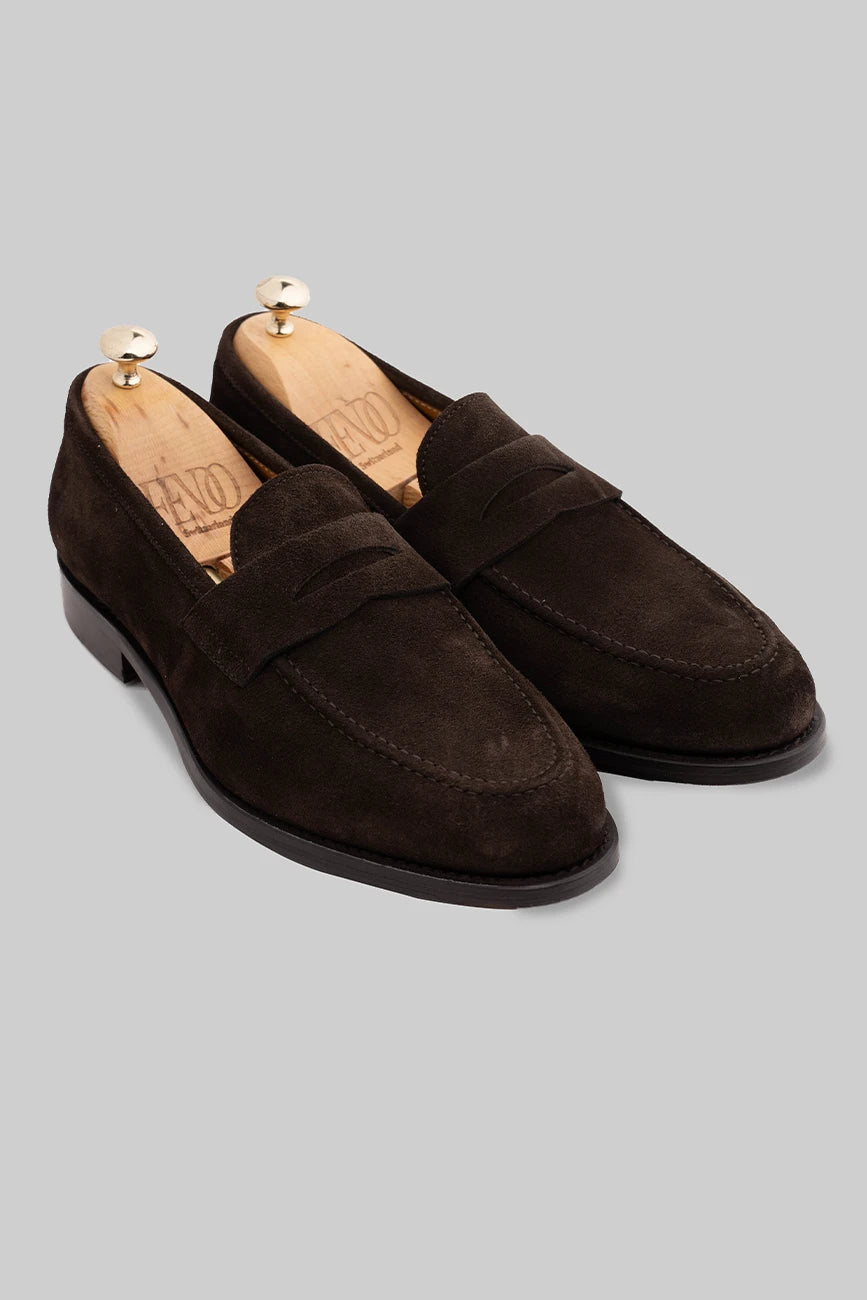 Brauner Penny Loafer aus Veloursleder