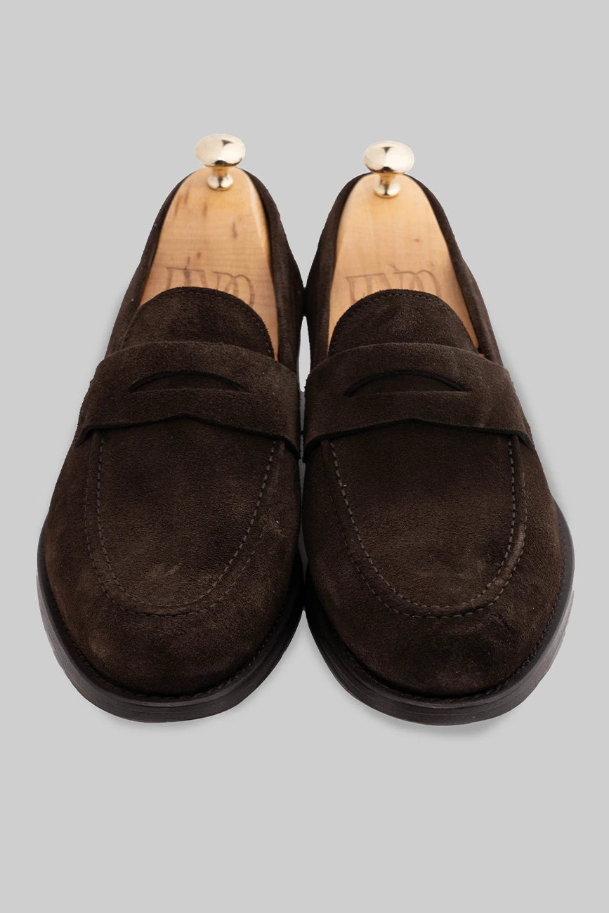 Brauner Penny Loafer aus Veloursleder