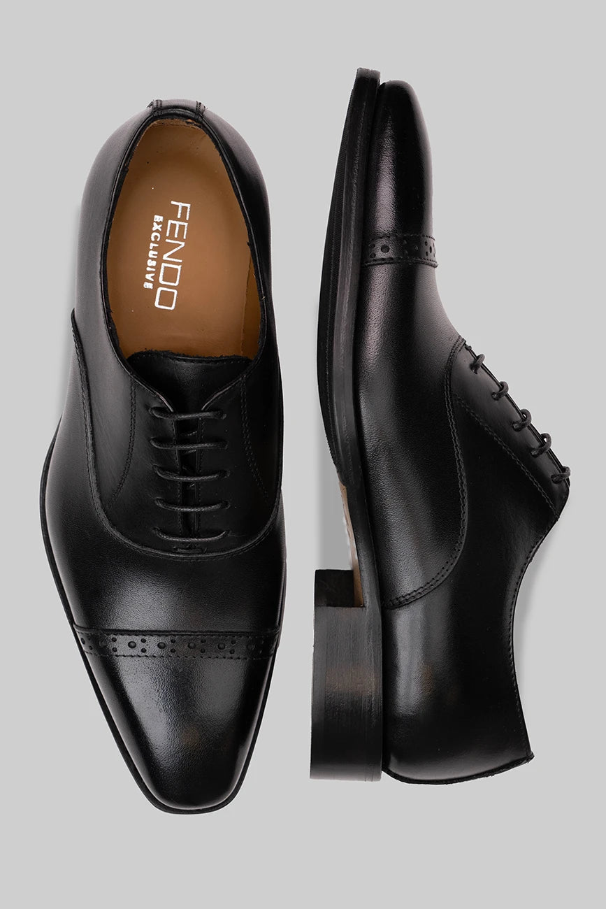Schwarzer Oxford Cap-Toe-Schuh aus Kalbsleder