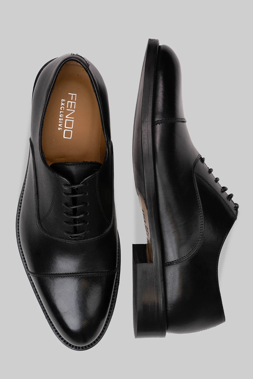 Schwarzer Oxford Cap-Toe-Schuh aus Kalbsleder