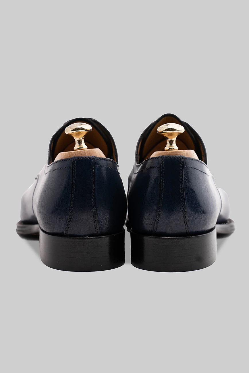 Dunkelblauer Derby-Schuh aus Kalbsleder