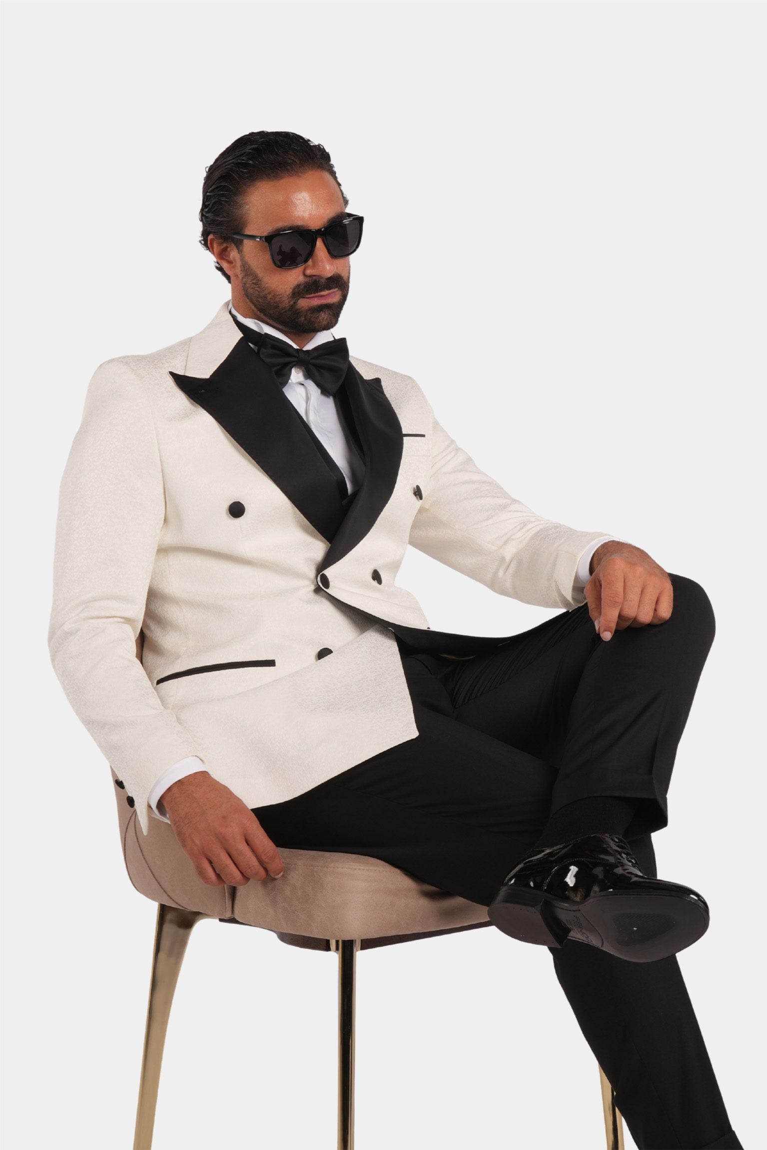 Weisser Slim Fit Zweireiher Smoking aus Wolle