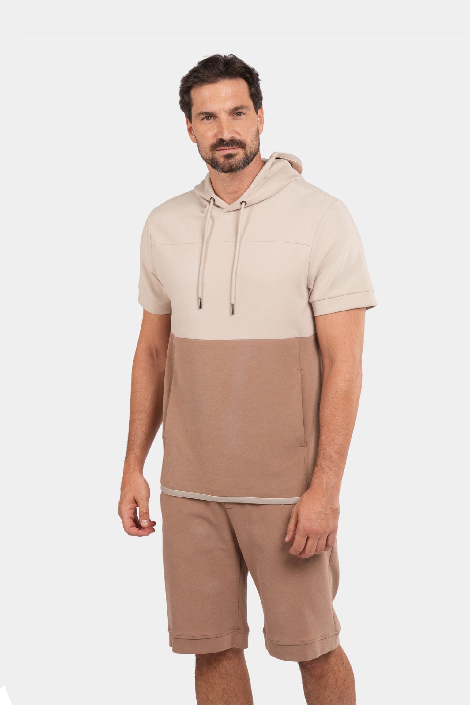 Two-tone tracksuit with short-sleeved hoodie in beige