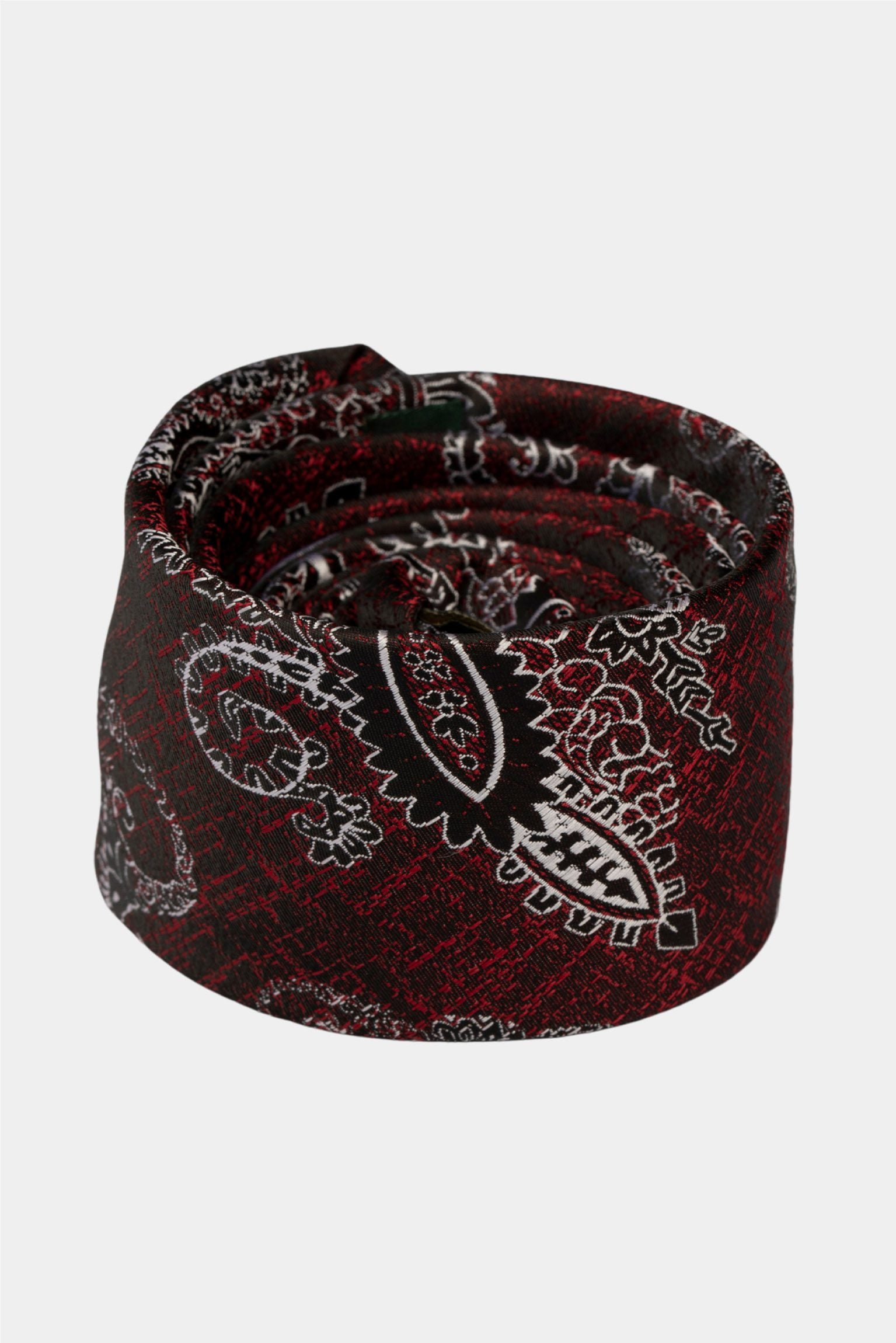 Burgundy tie with paisley pattern made of microfiber