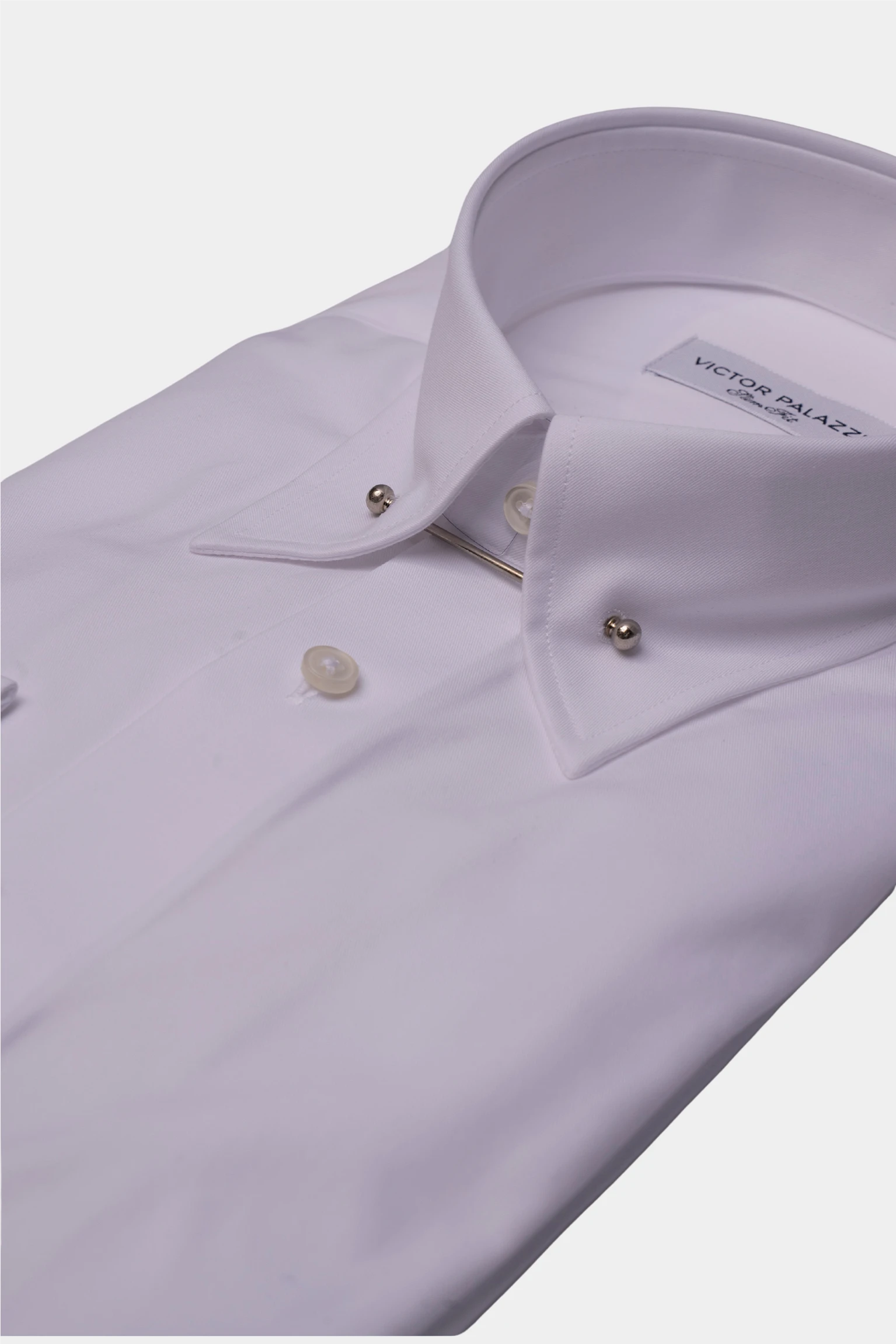 White cotton shirt with pin collar