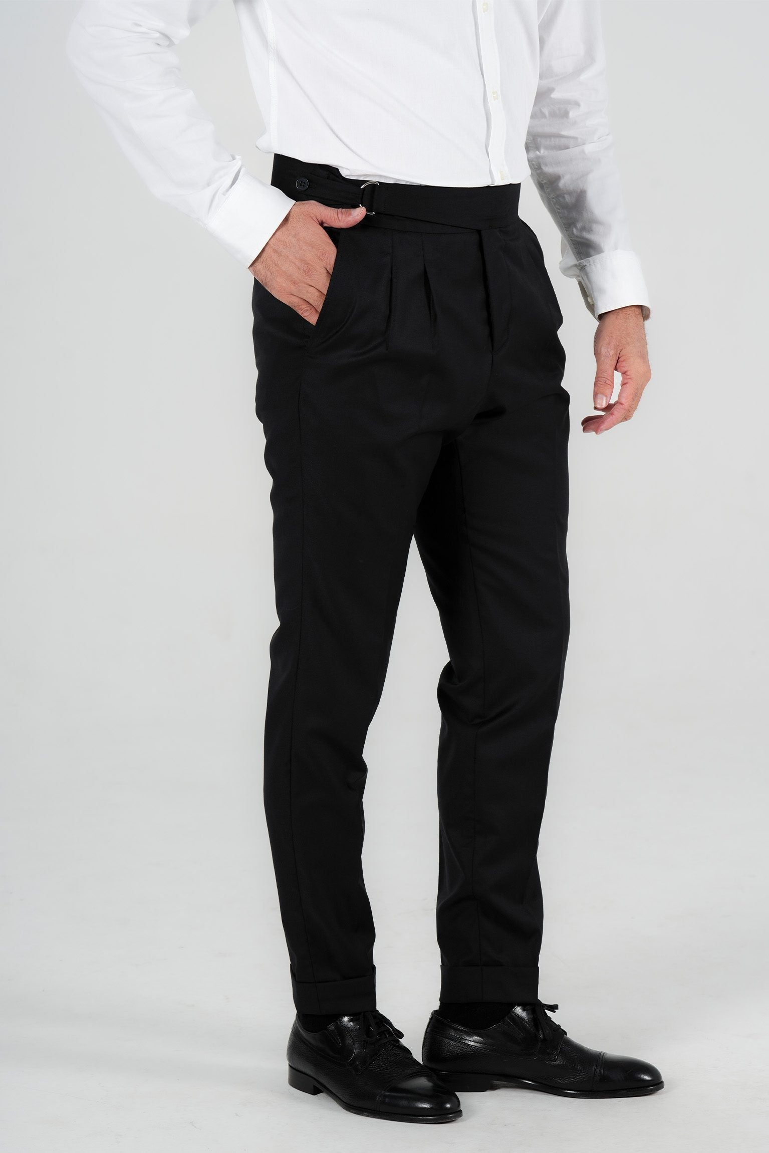 Schwarze Hose aus italienischer Wolle Tailored Fit