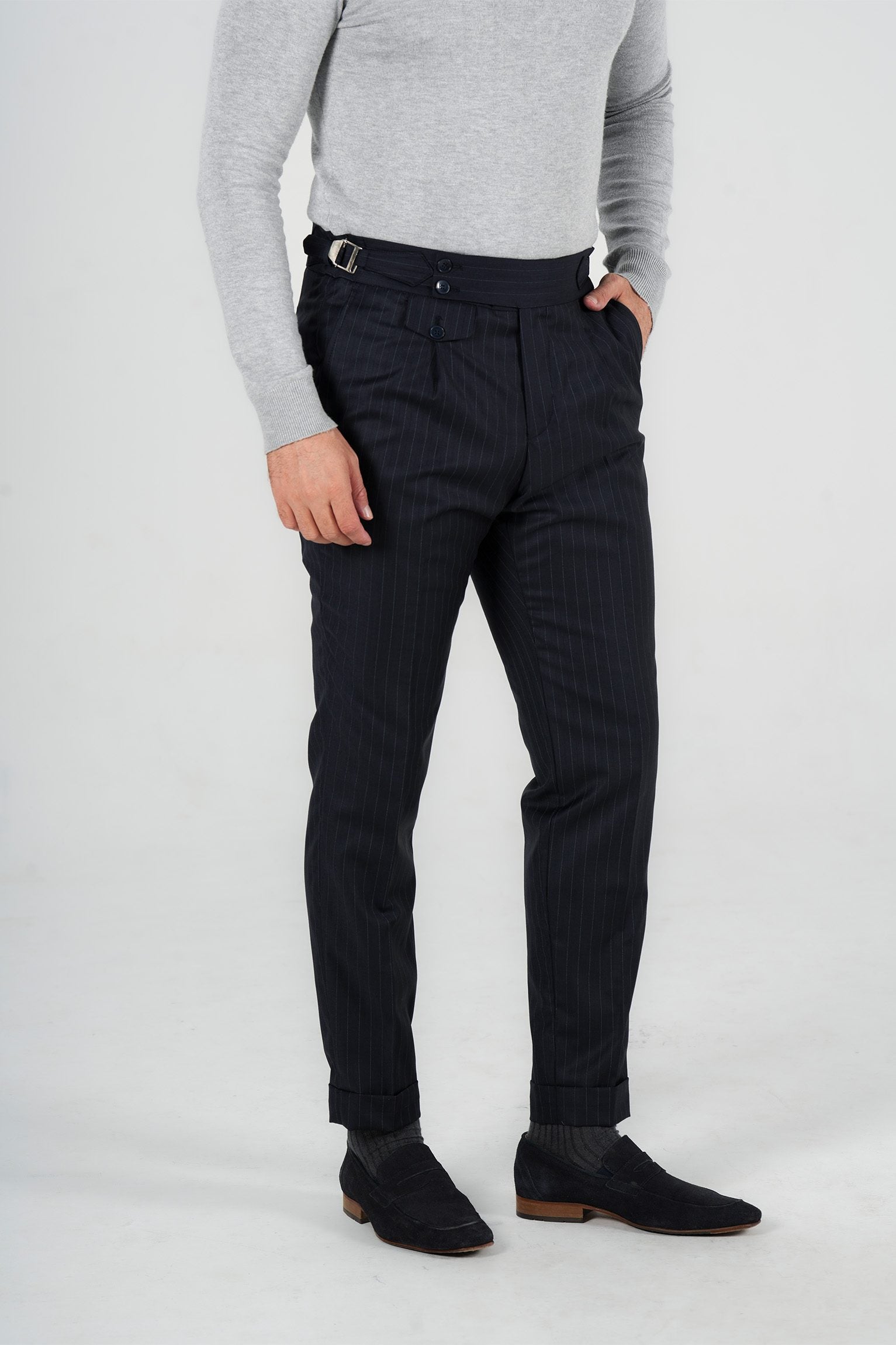 Dunkelblaue Nadelstreifenhose aus italienischer Wolle Tailored Fit