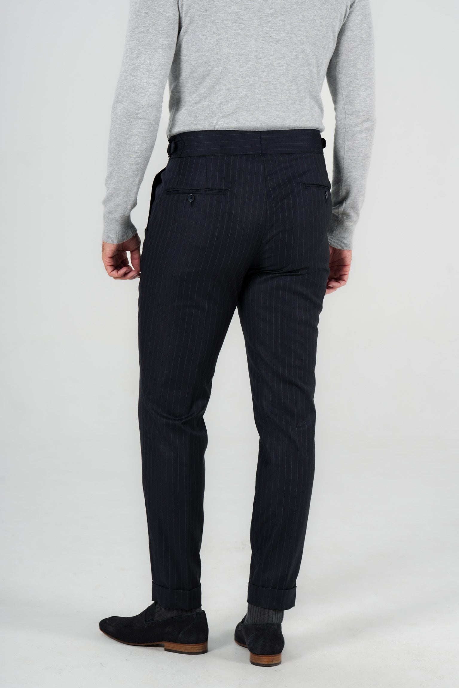 Dunkelblaue Nadelstreifenhose aus italienischer Wolle Tailored Fit