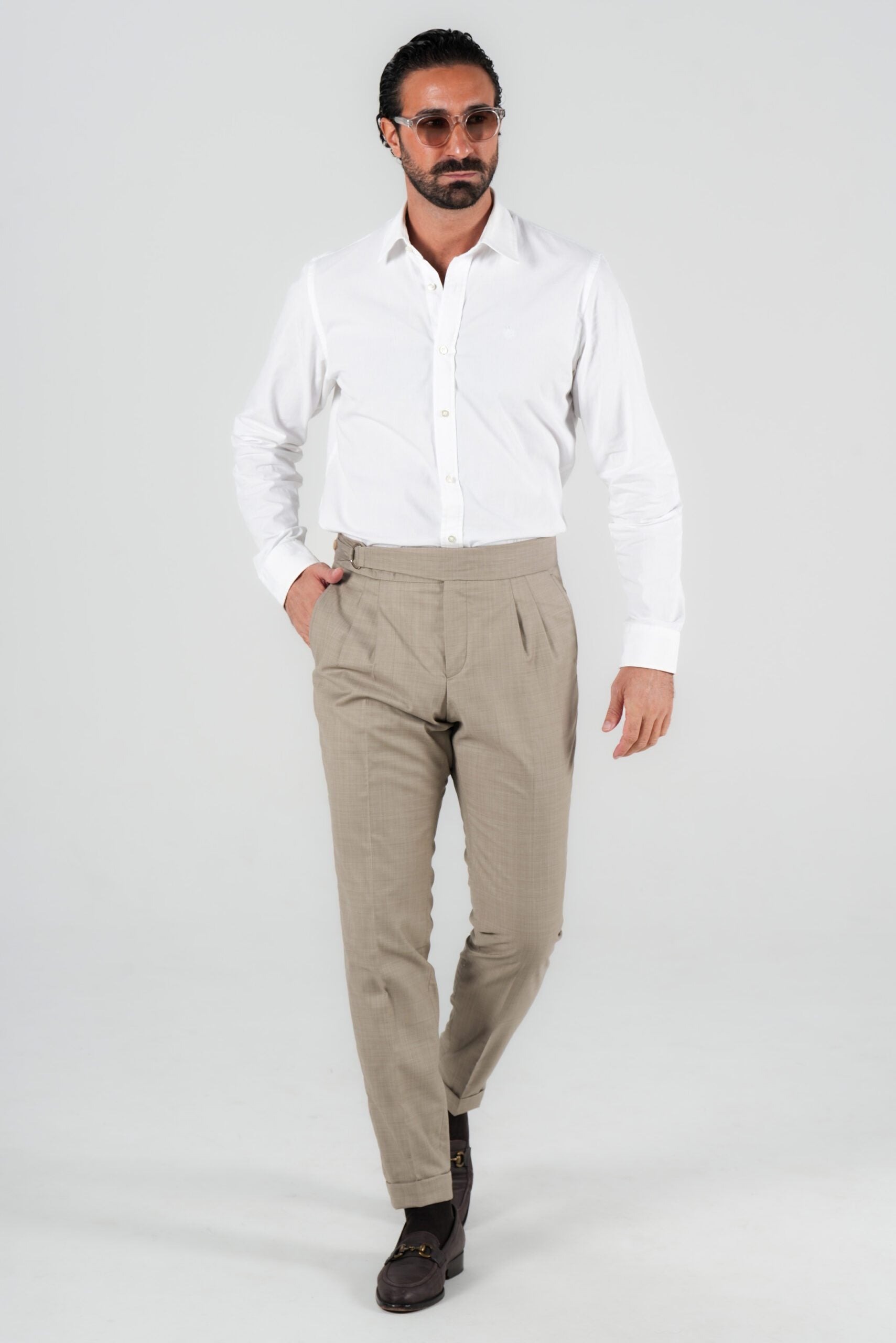 Beige trousers made of Italian wool, tailored fit