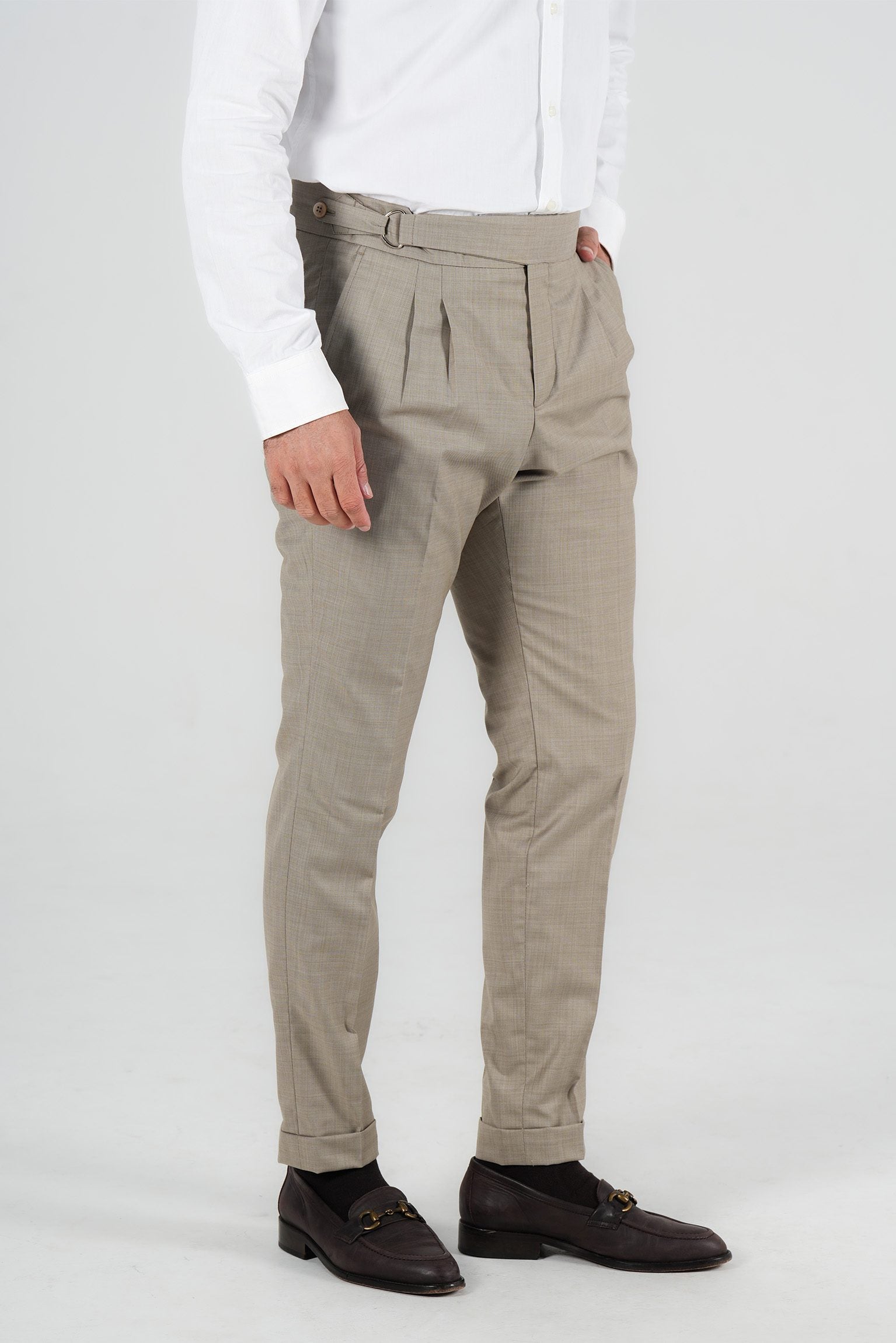 Beige trousers made of Italian wool, tailored fit