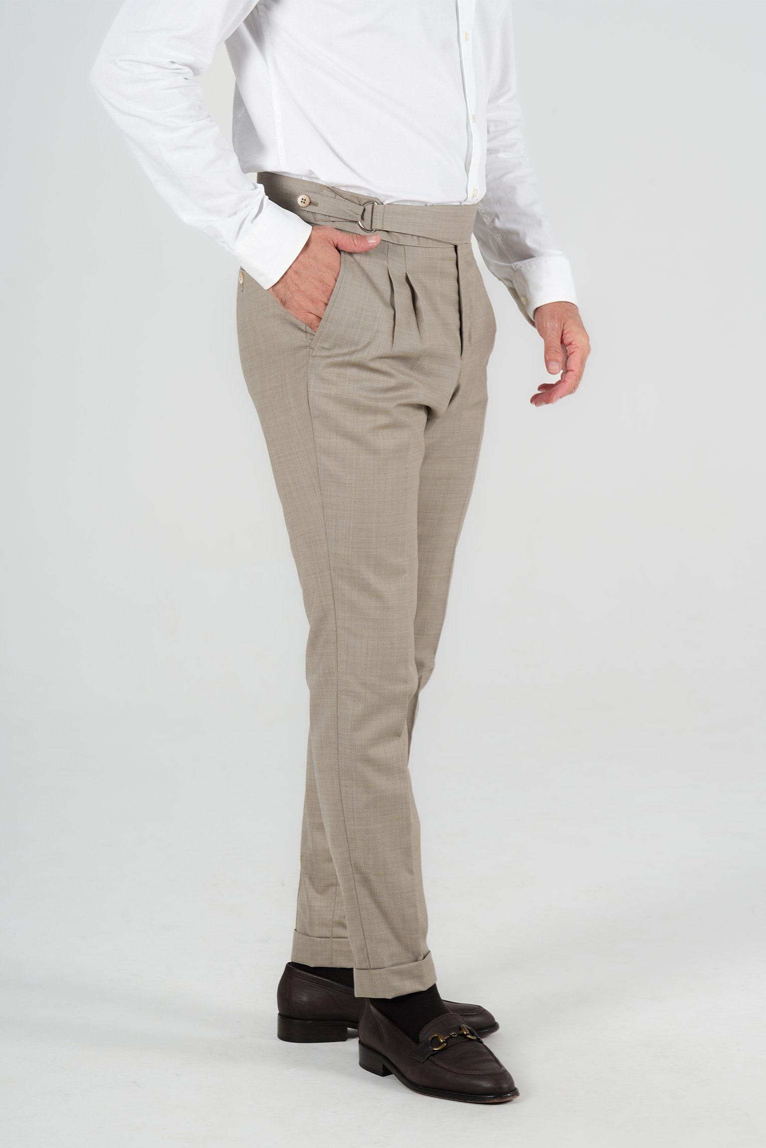 Beige trousers made of Italian wool, tailored fit
