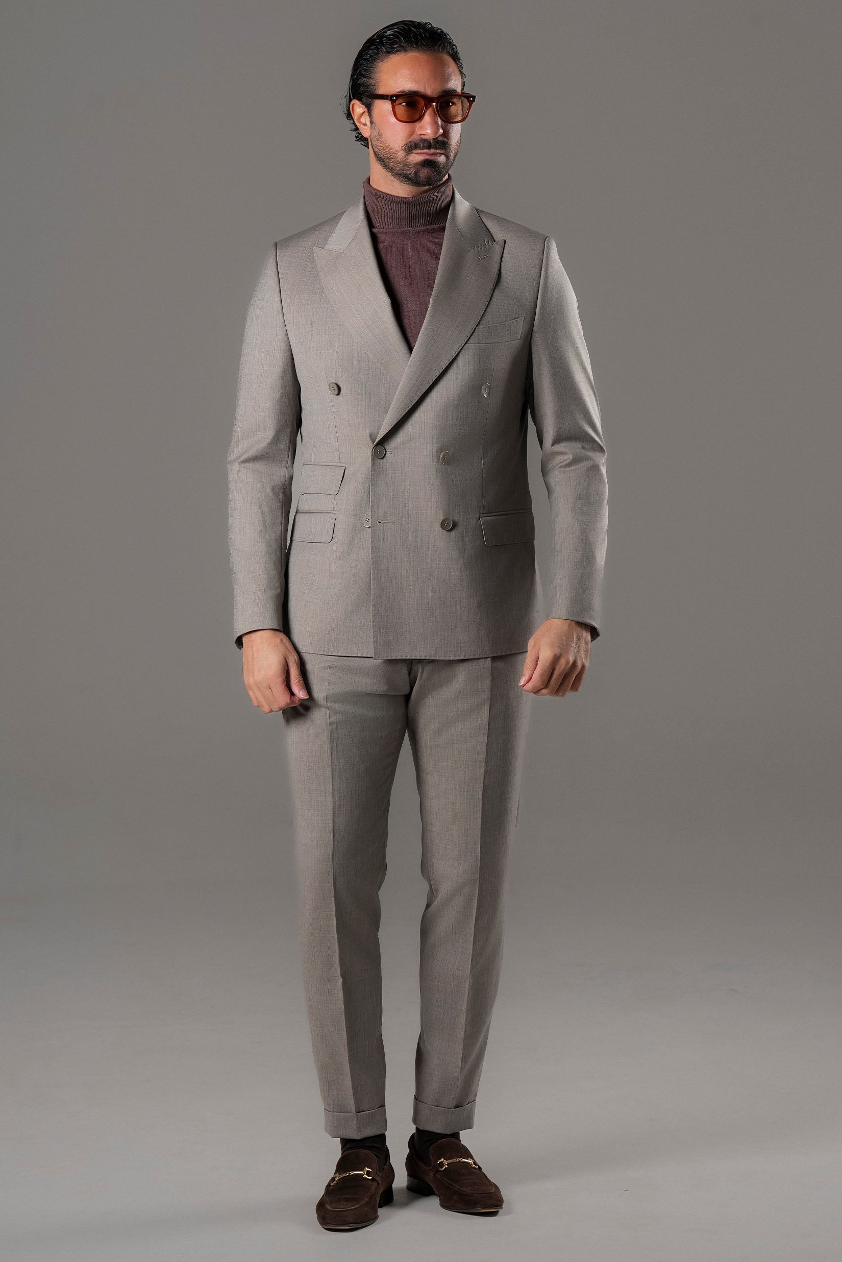 Beiger Slim-Fit Zweireiher aus Wollmischung