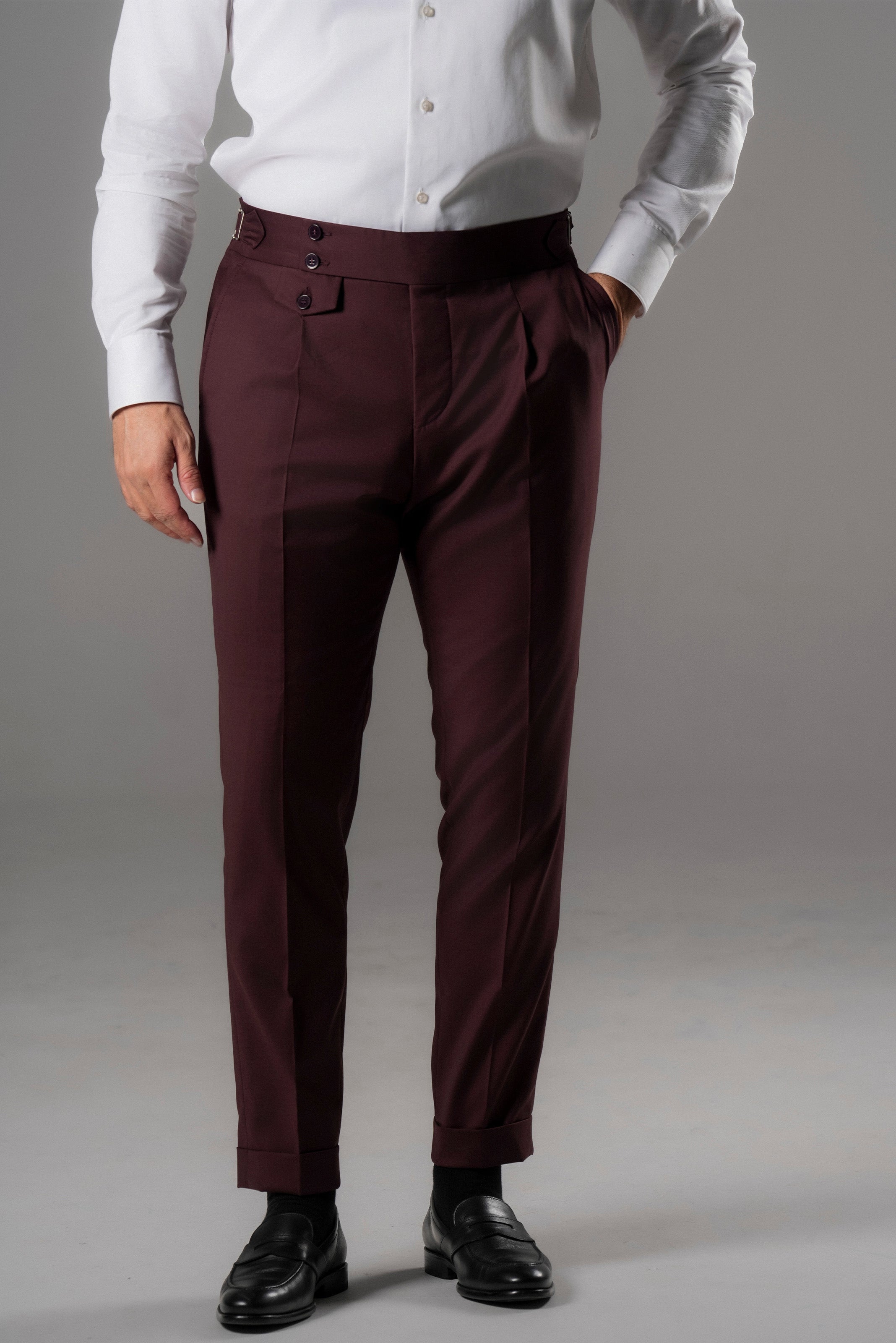 Bordeaux-colored slim-fit double-breasted suit in a wool blend