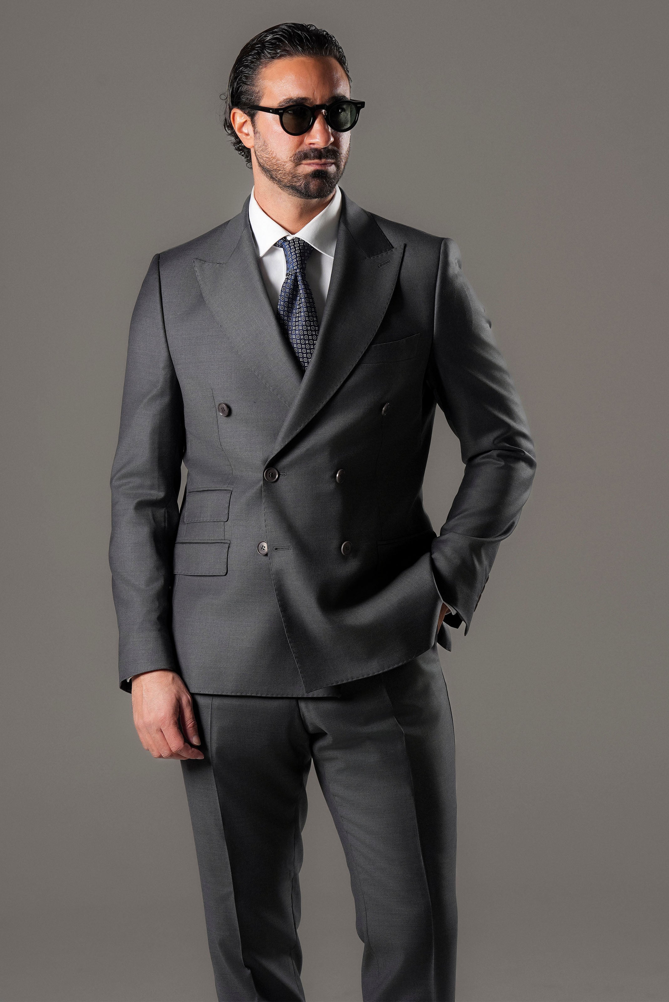 Grauer Slim-Fit Zweireiher aus Marina Wolle