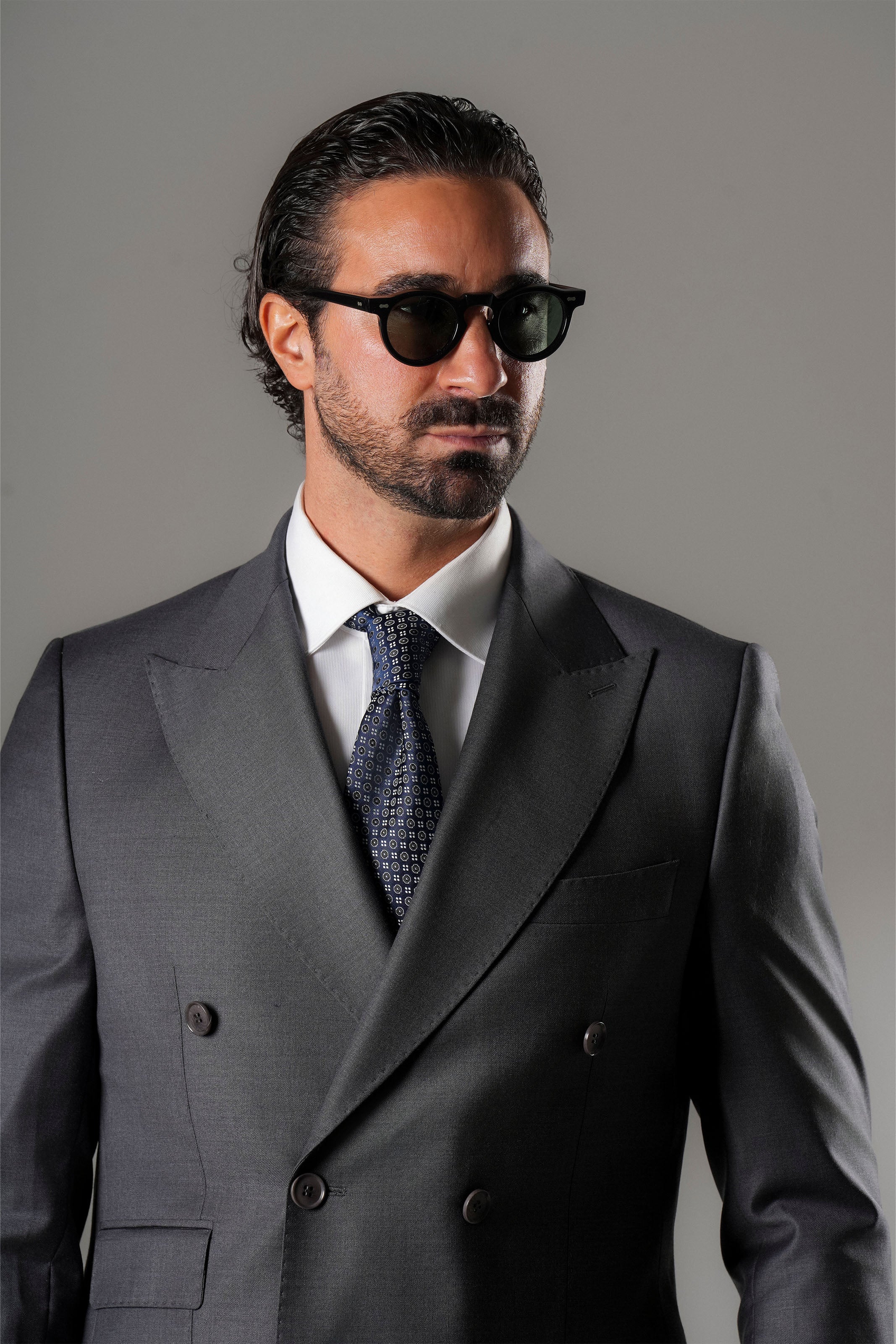 Grauer Slim-Fit Zweireiher aus Marina Wolle