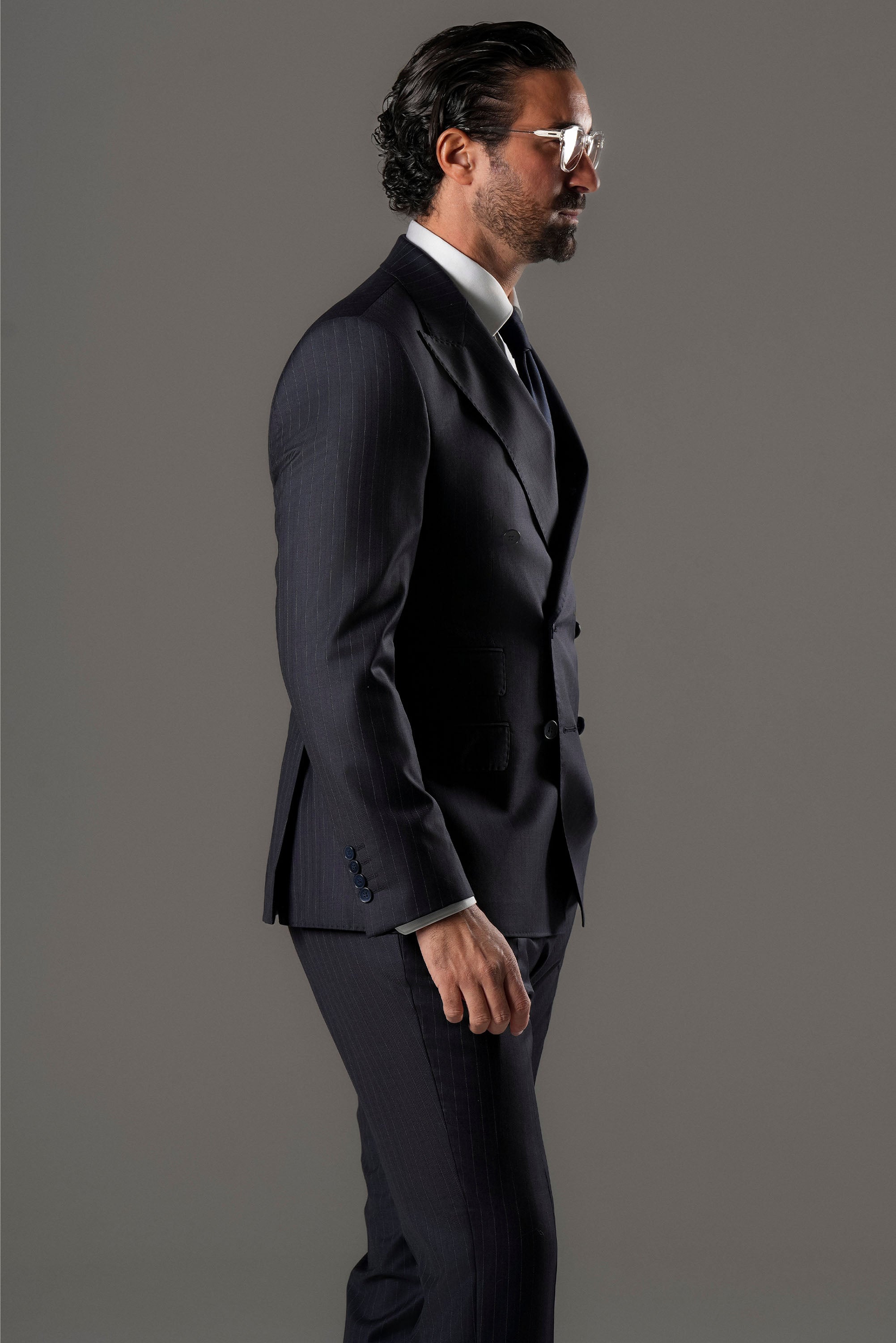 Marineblauer Nadelstreifen-Slim-Fit-Zweireiher aus Wolle
