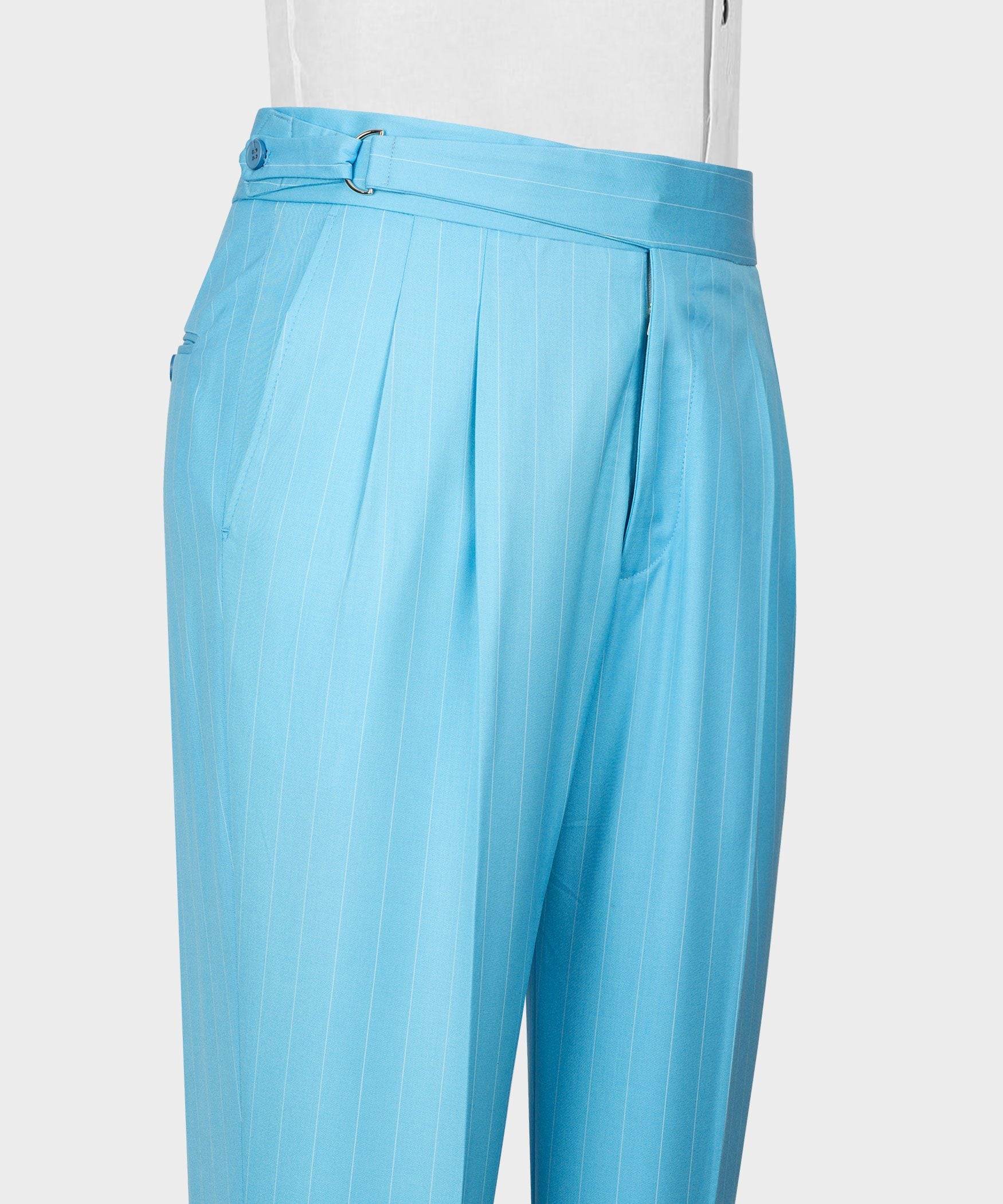 Hellblaue gestreift Modern Fit Zweireiher Anzug