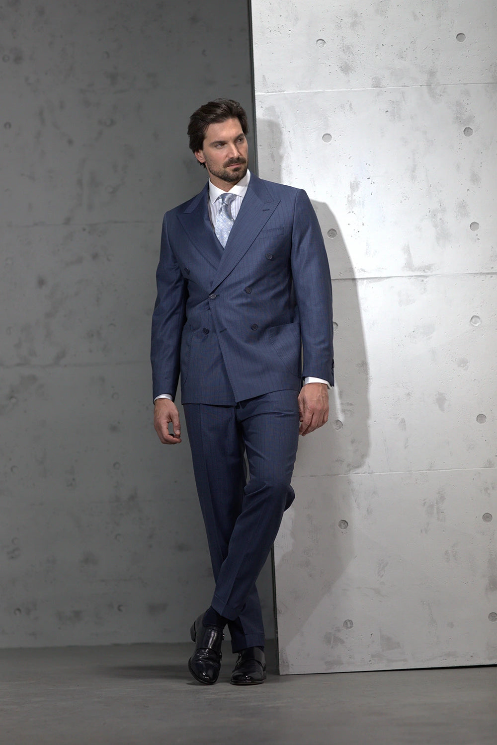 Navy blau gestreift Modern Fit Zweireiher Anzug