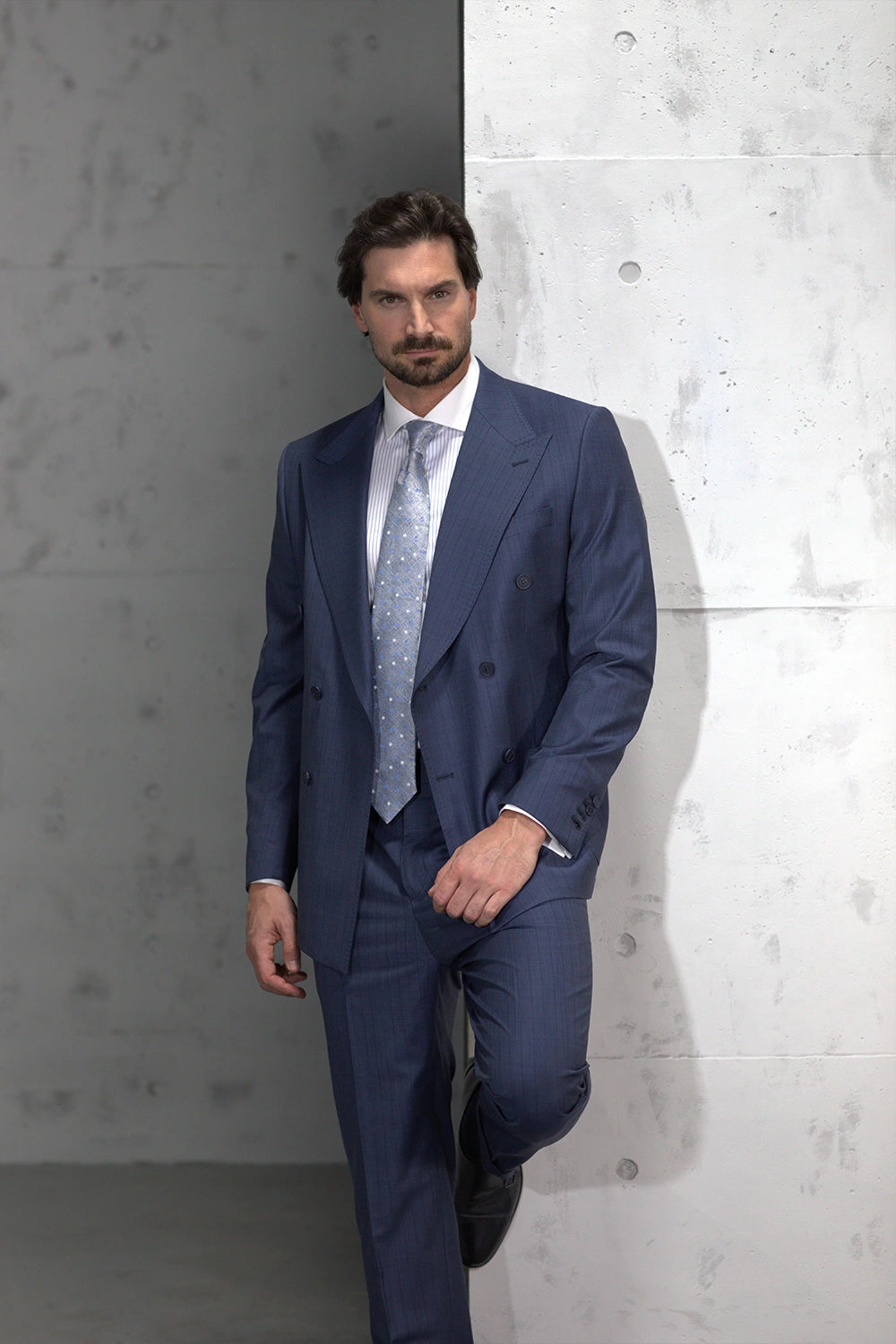 Navy blau gestreift Modern Fit Zweireiher Anzug