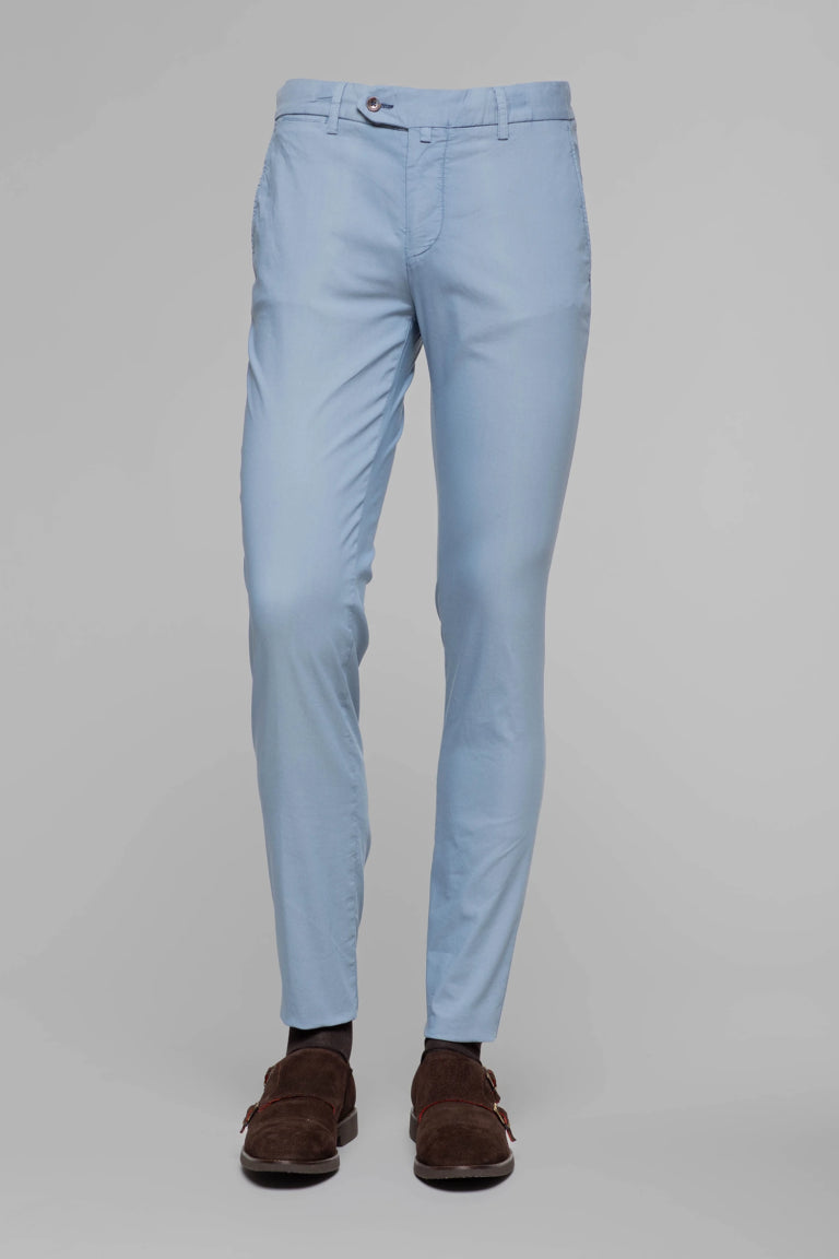 Hellblaue Slim Fit Chinos