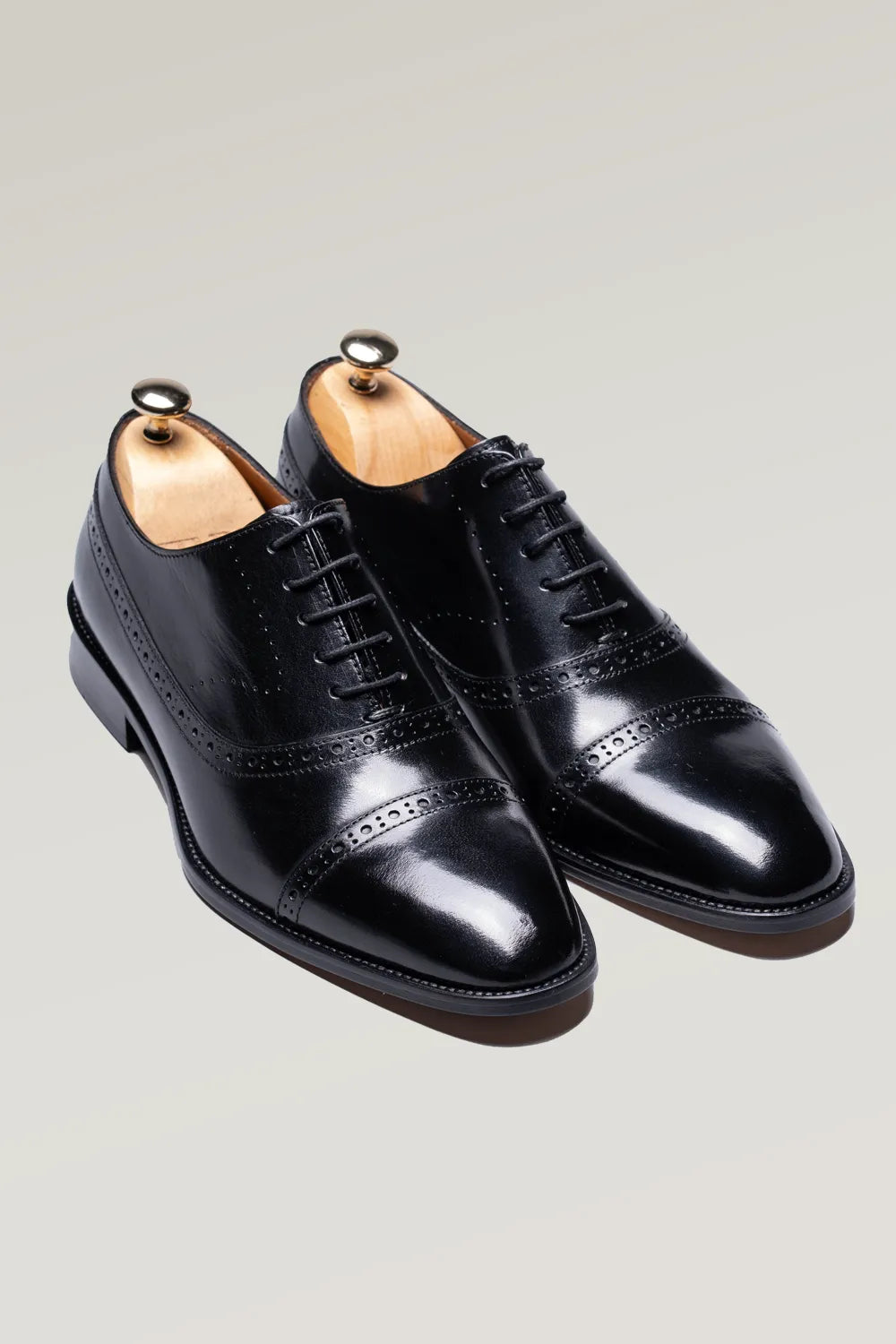 Schwarzer Büffelleder Brogue Oxford-Schuh
