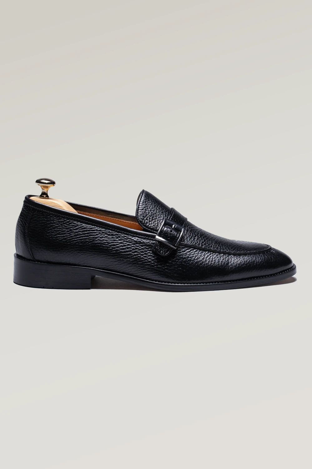 Schwarzer Hirschlederschuh mit Monk Strap
