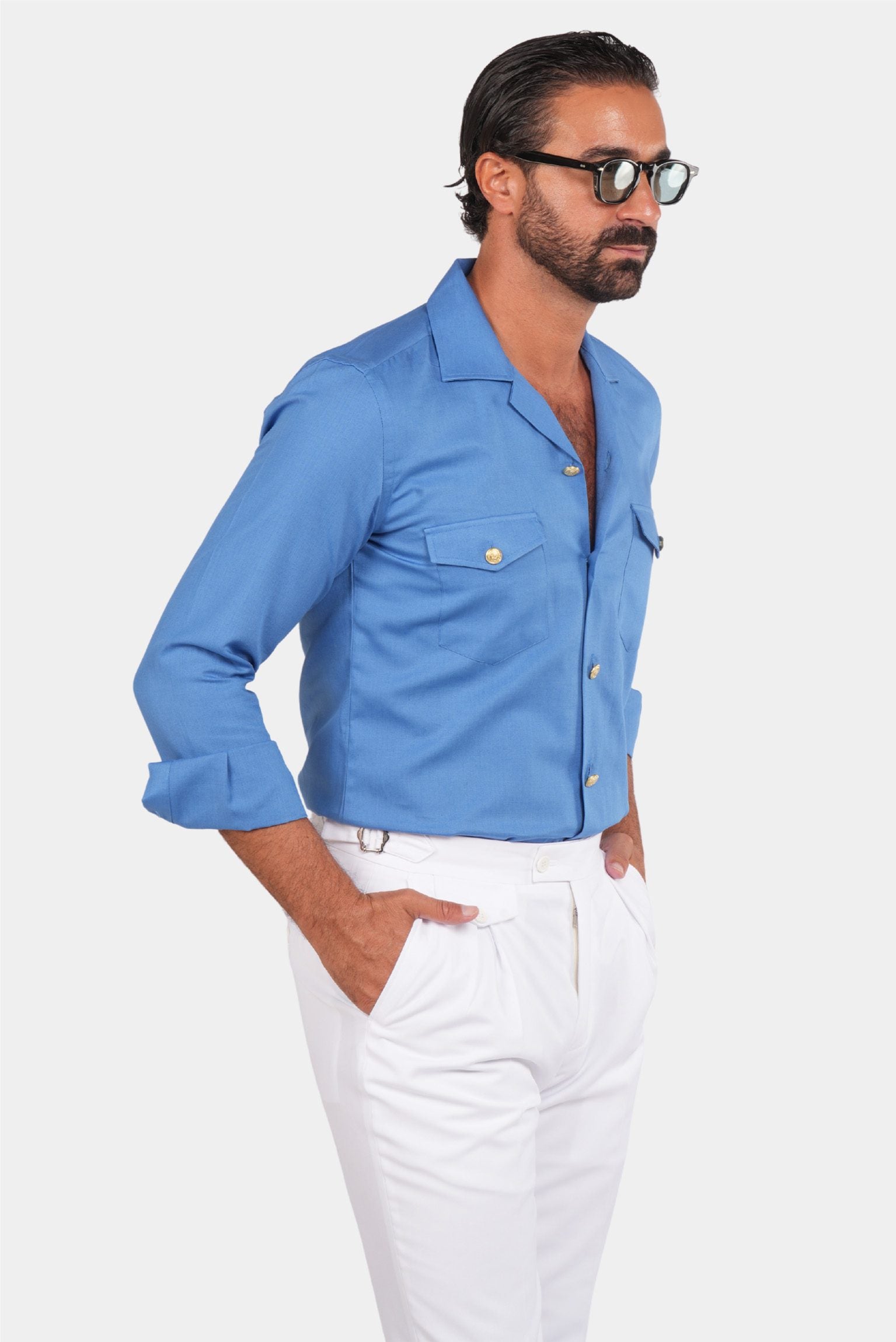 Blaues Safari-Hemd