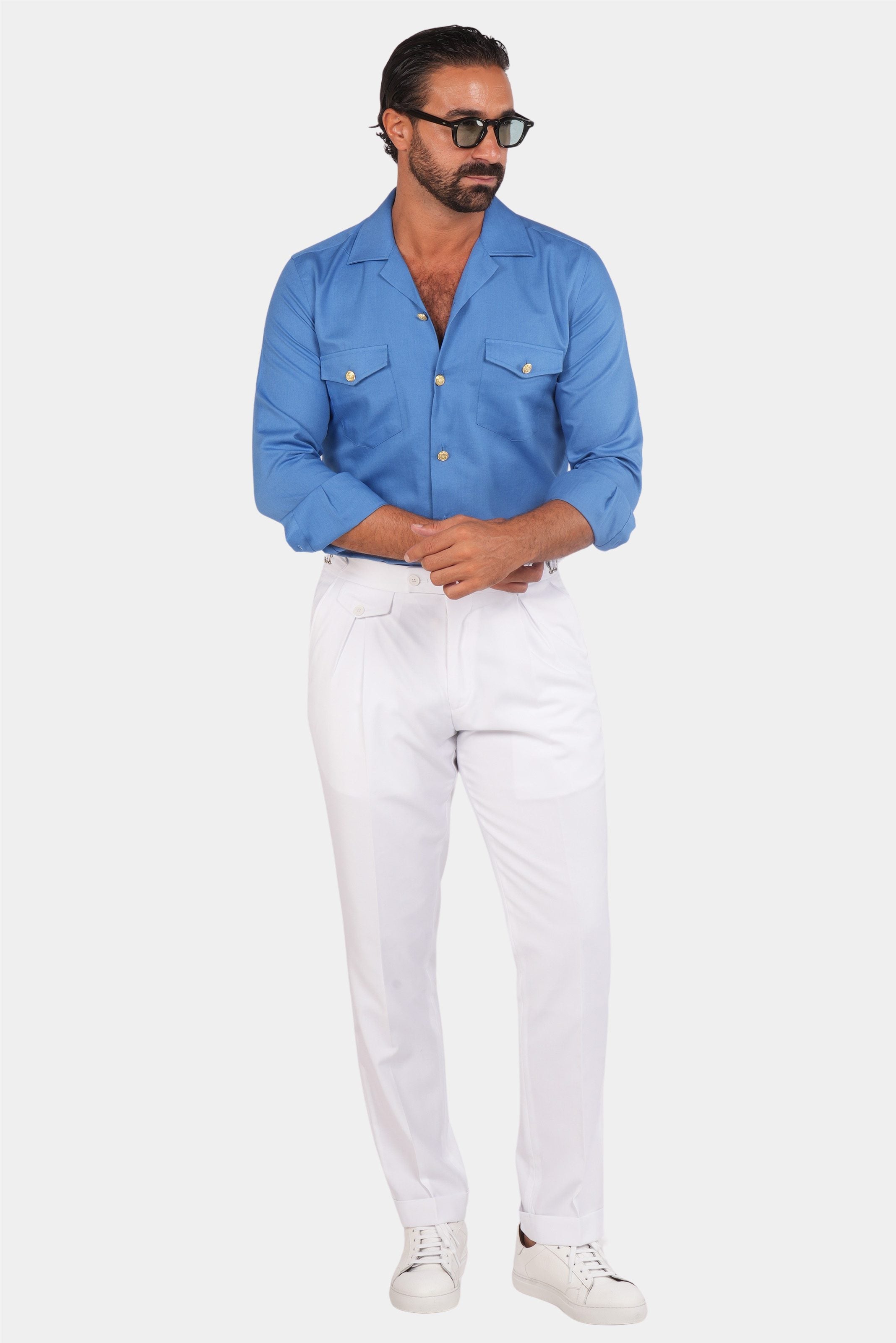 Blaues Safari-Hemd