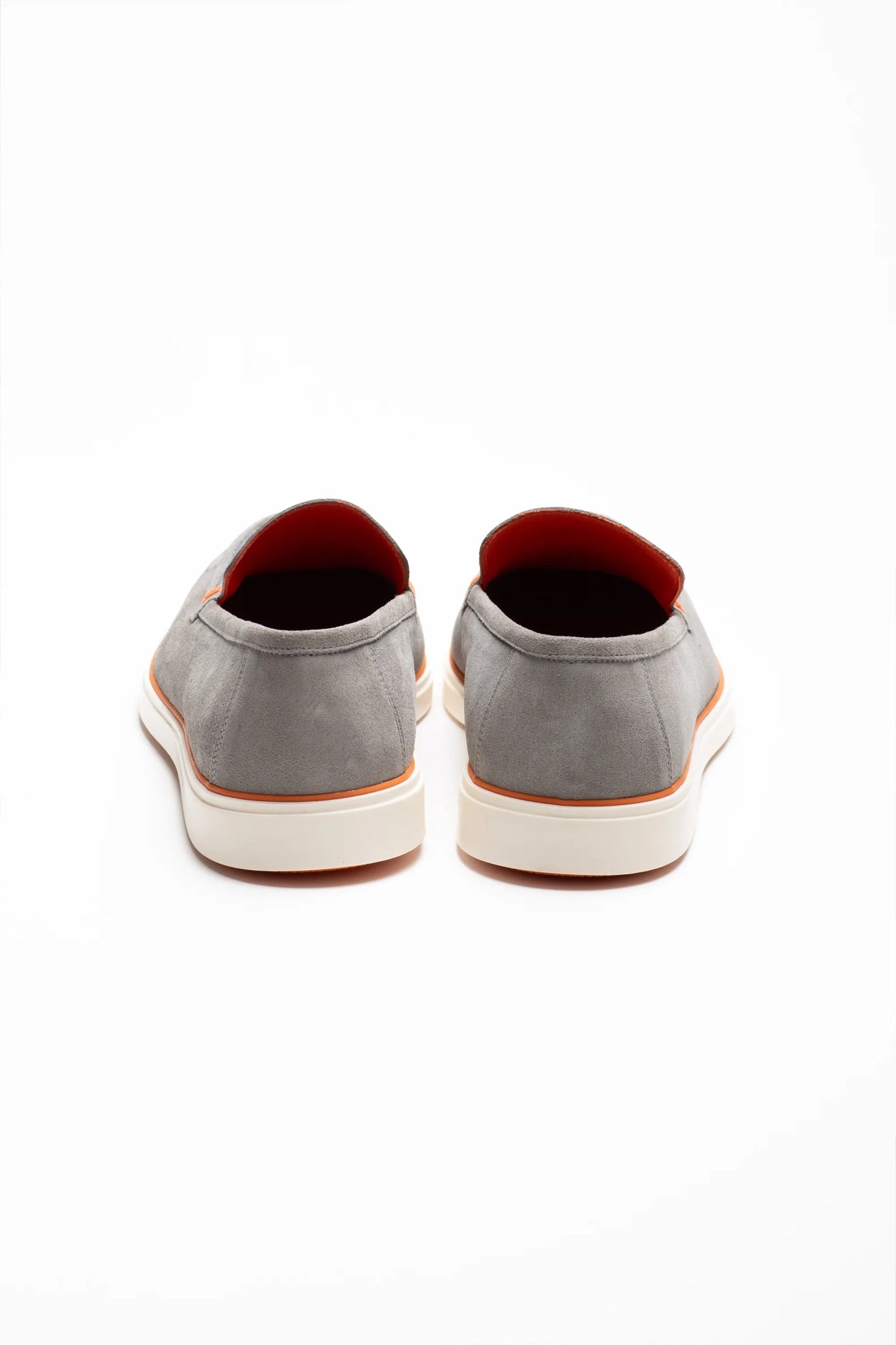Grauer Loafer-Schuh aus weichem Wildleder