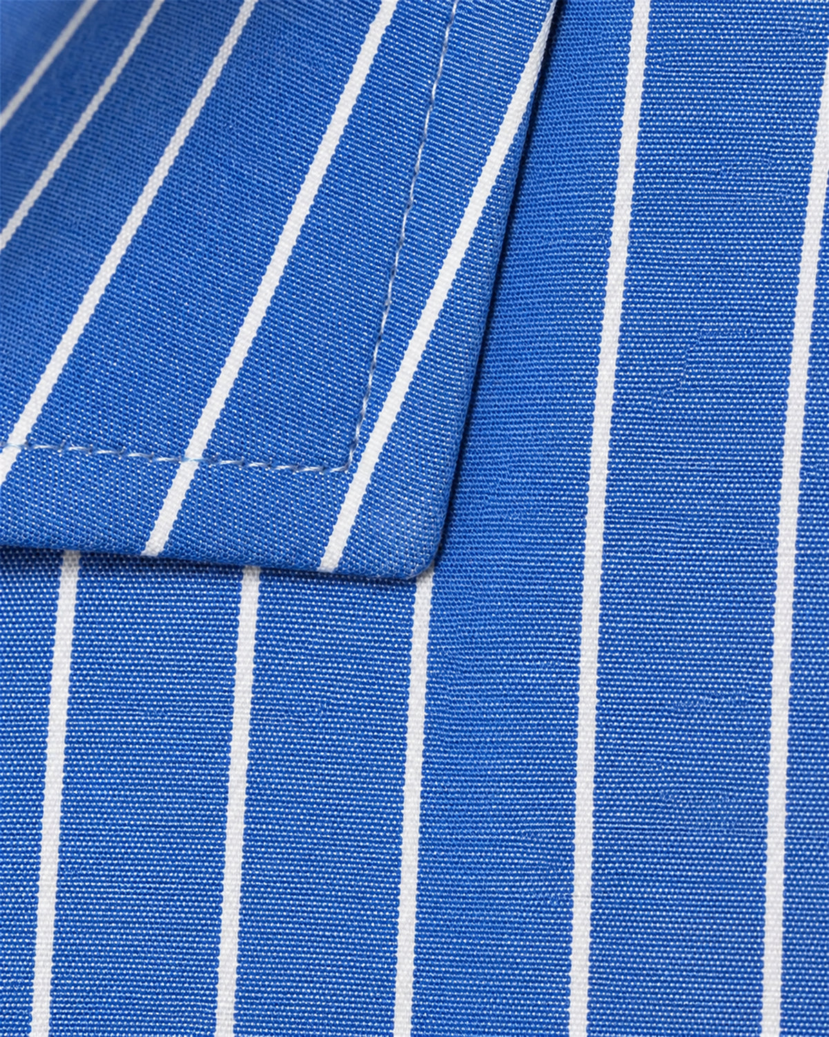 Blaues Slim Fit Baumwollhemd mit weißen Streifen