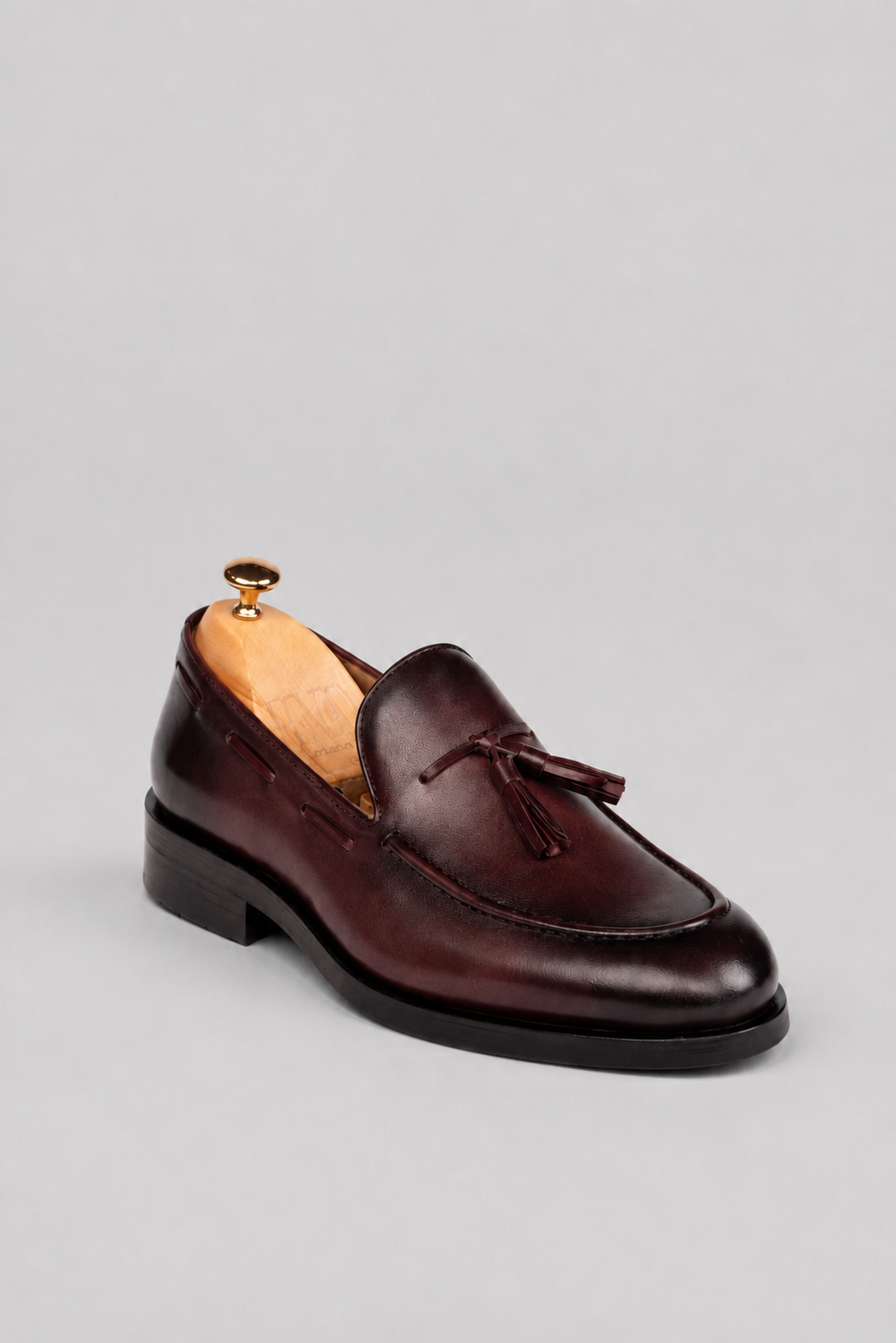 Bordeauxroter Tassel-Loafer aus Kalbsleder