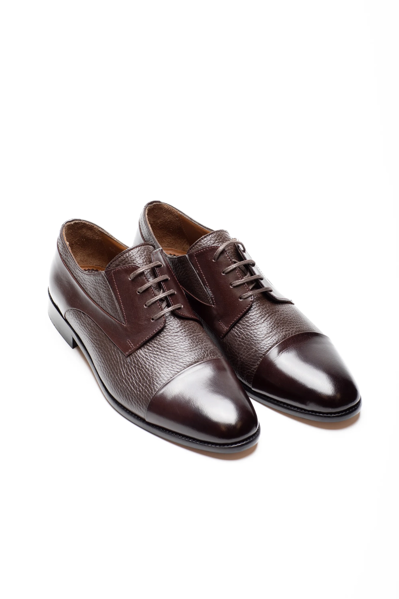 Braune klassische Schuhe