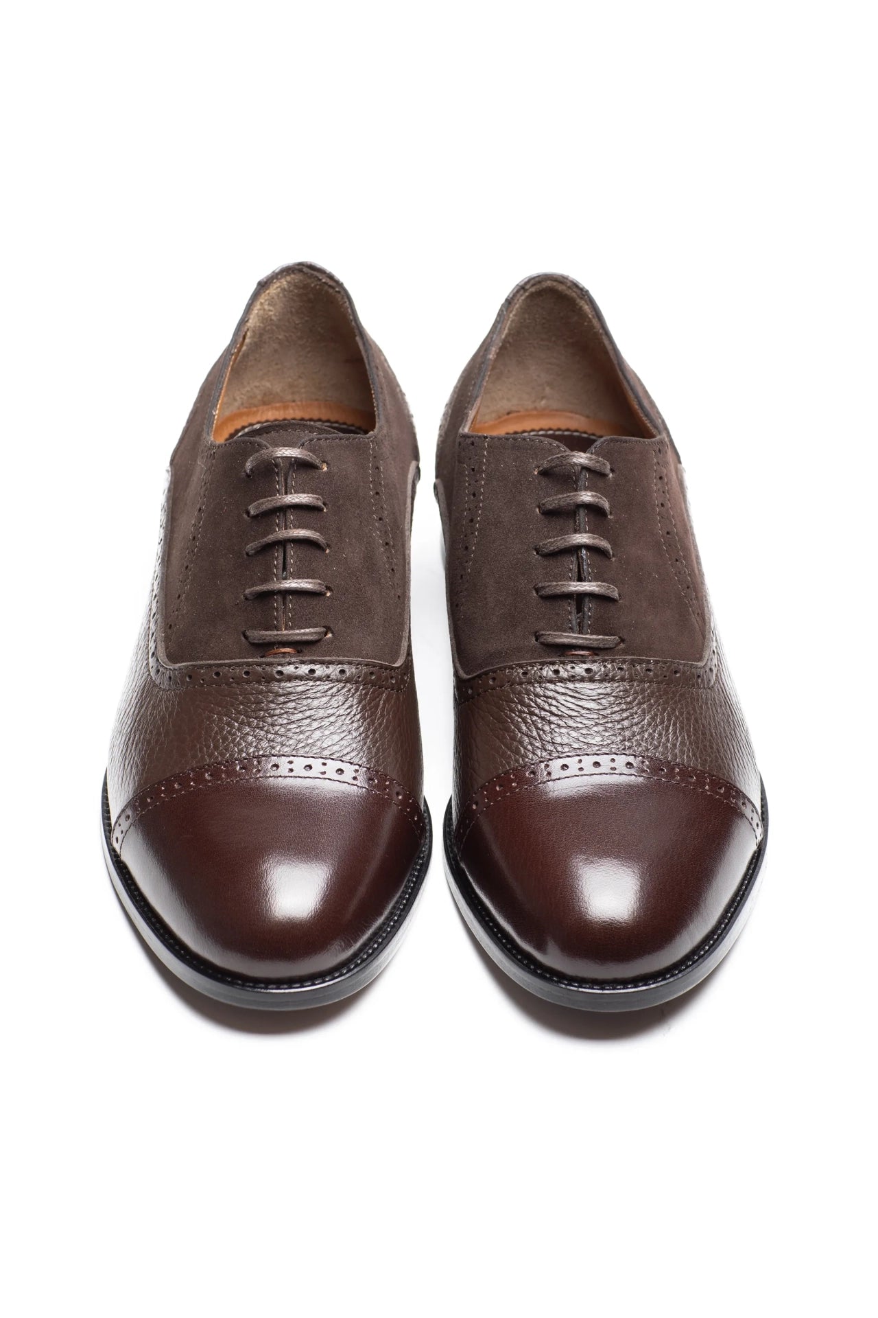 Braune klassische Schuhe
