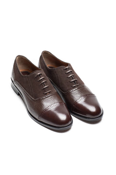 Braune klassische Schuhe