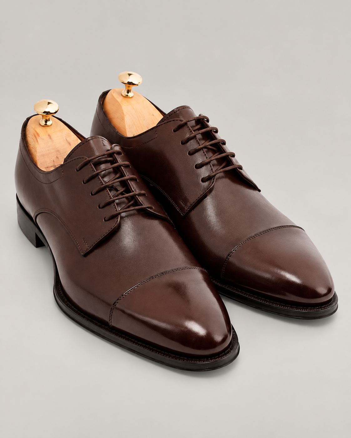Braune Derby-Schuhe aus Kalbsleder mit Cap Toe